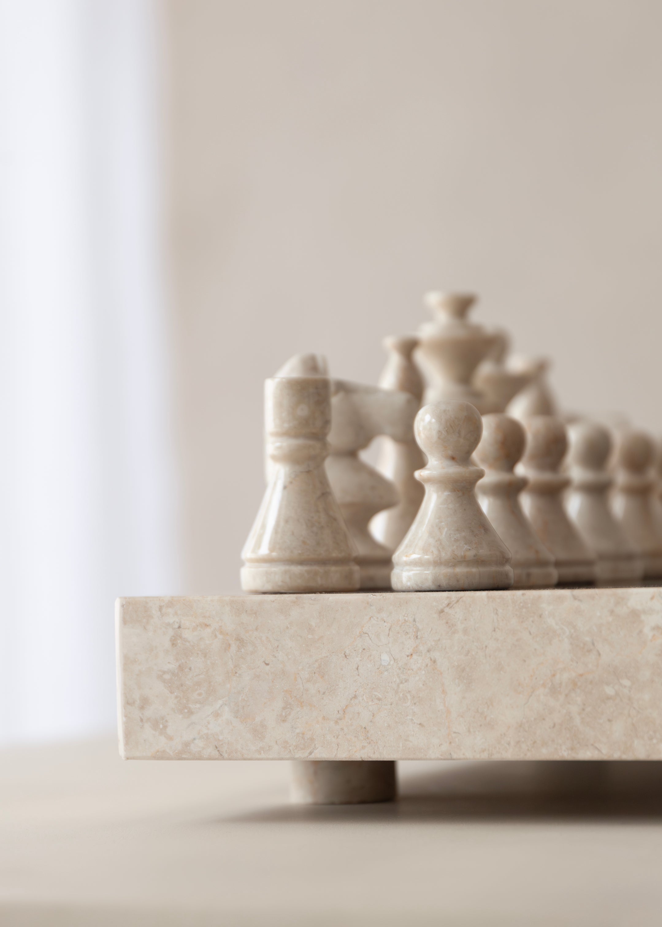 Maku Marble Chess Set / Cream and Black