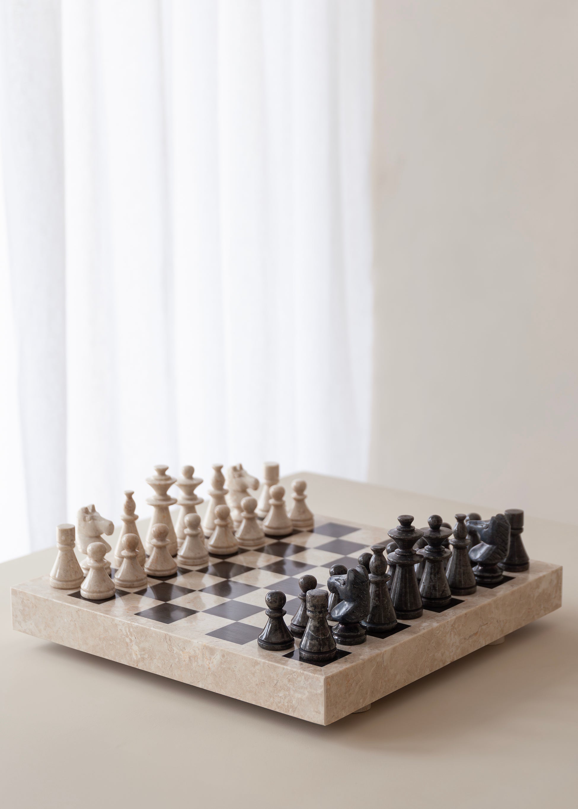 Maku Marble Chess Set / Cream and Black