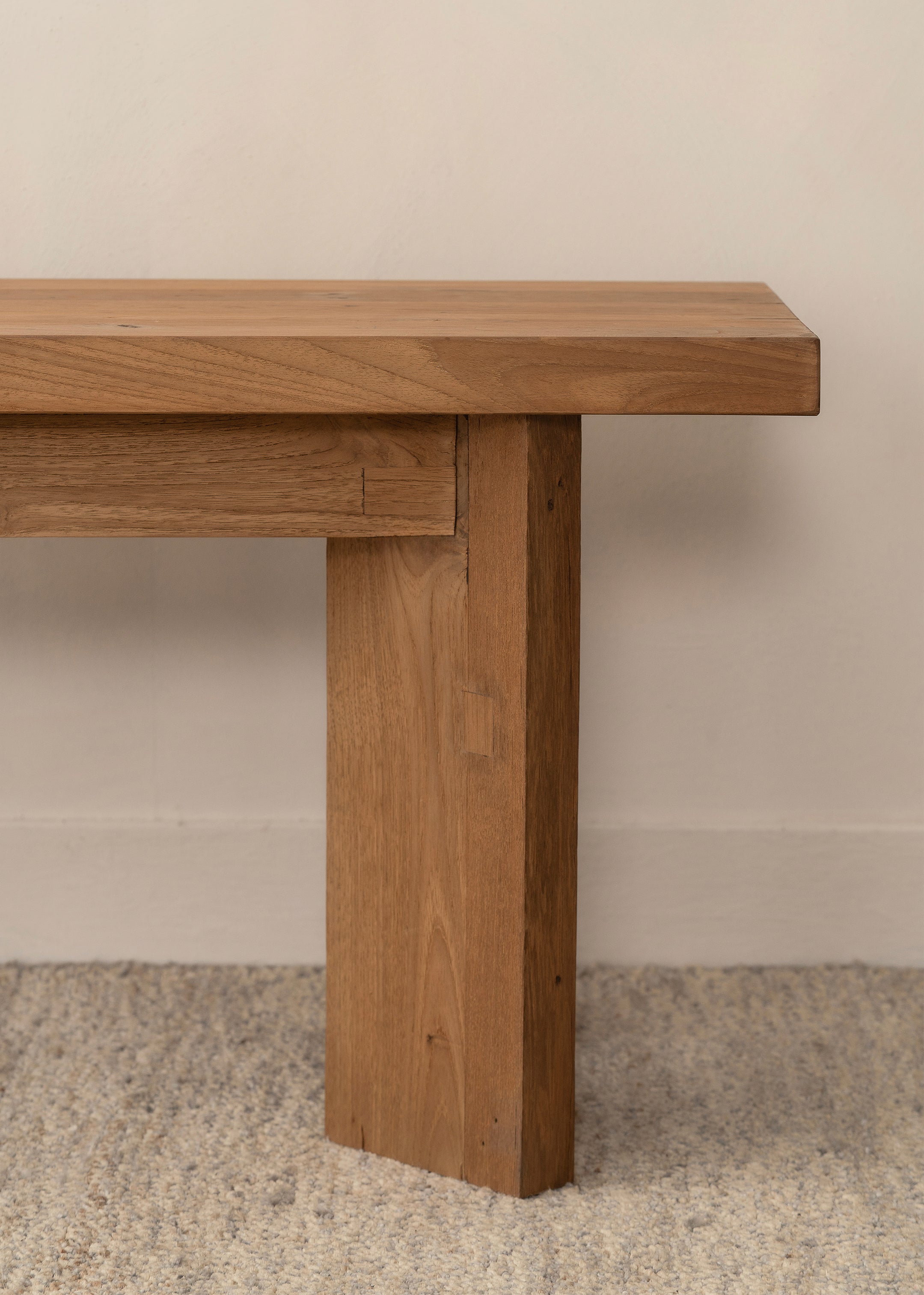 Neha Bench Seat