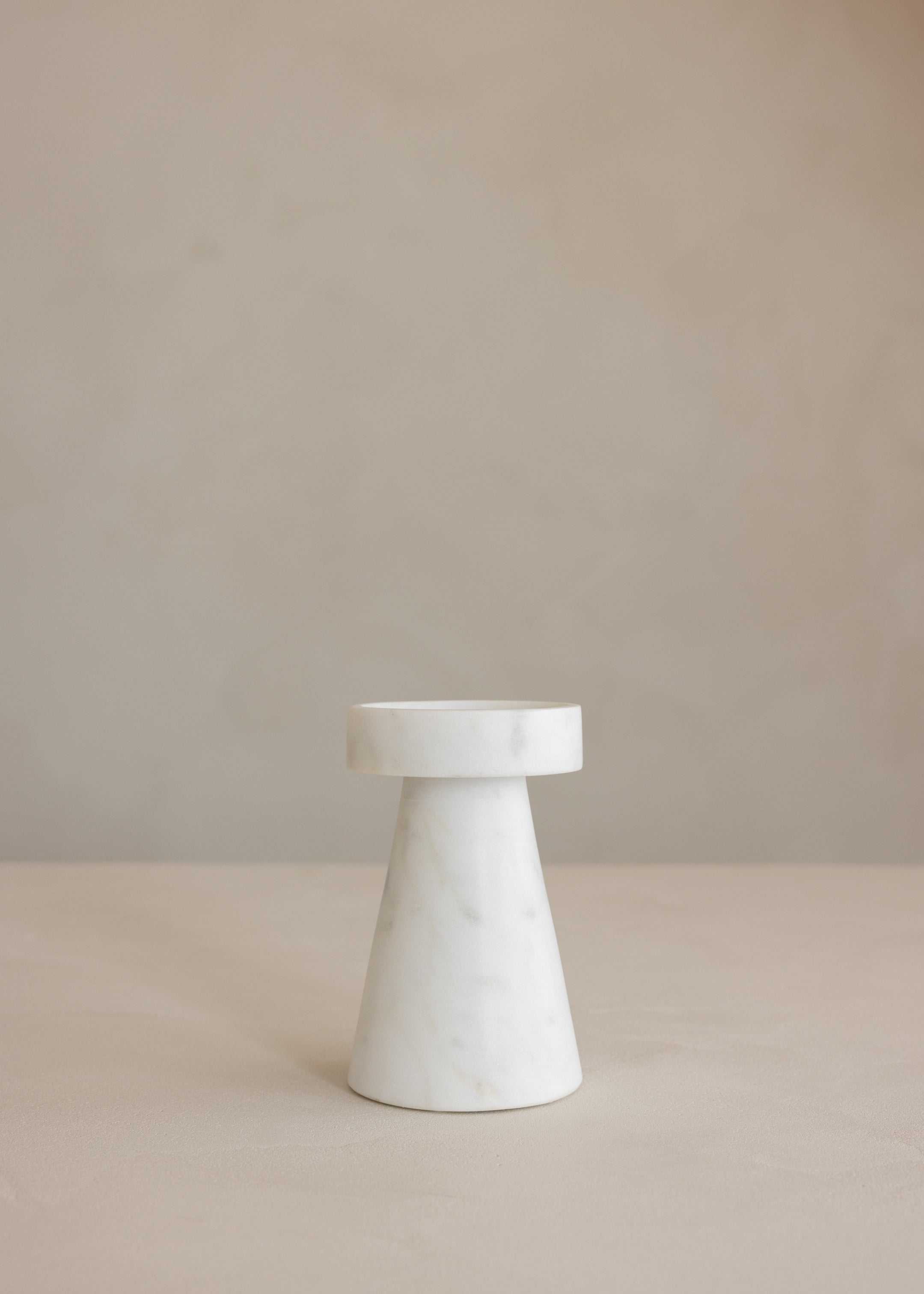 Marble Candleholder Low / White