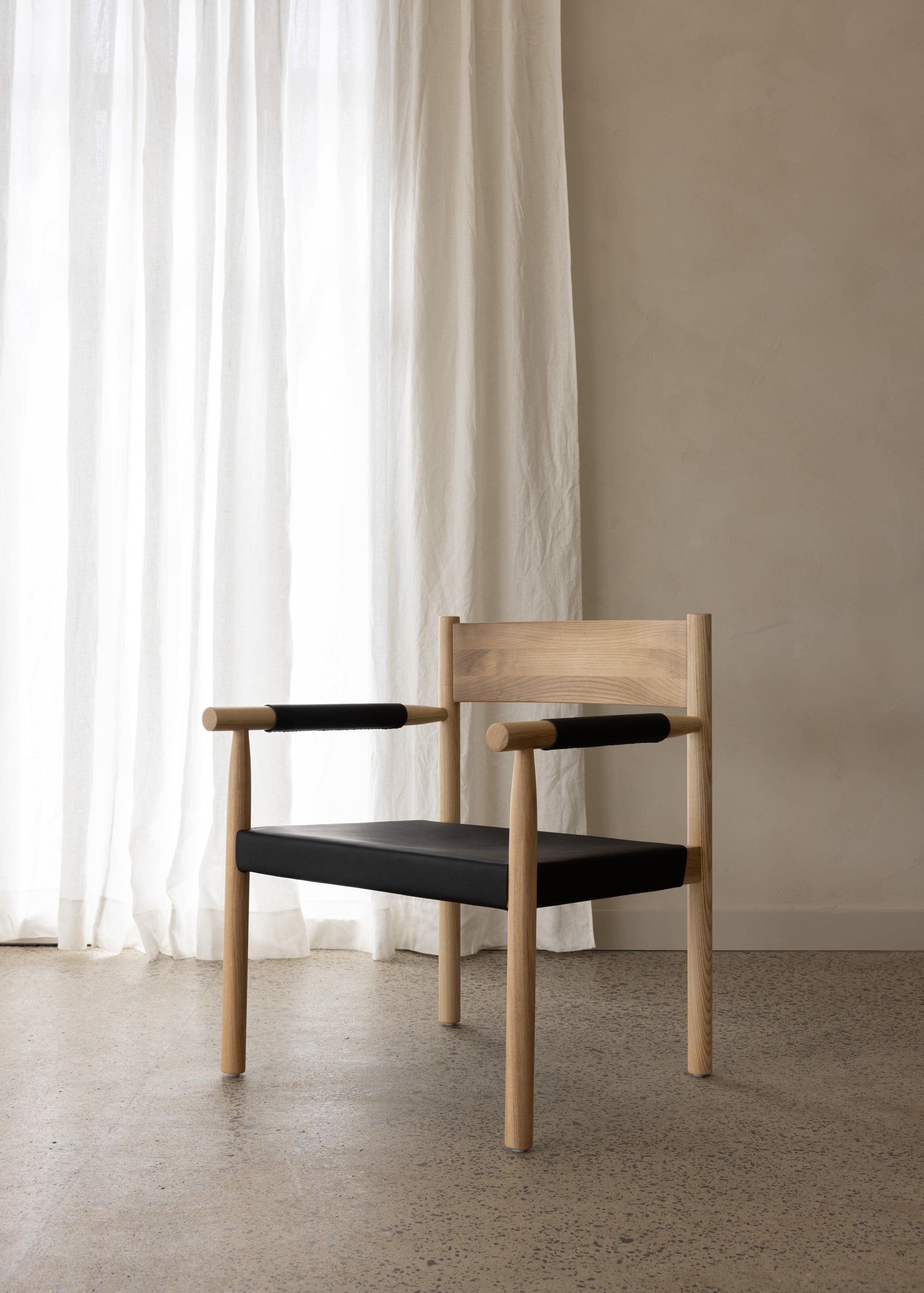 Mister Occasional Chair / Vege Tan Leather / Black