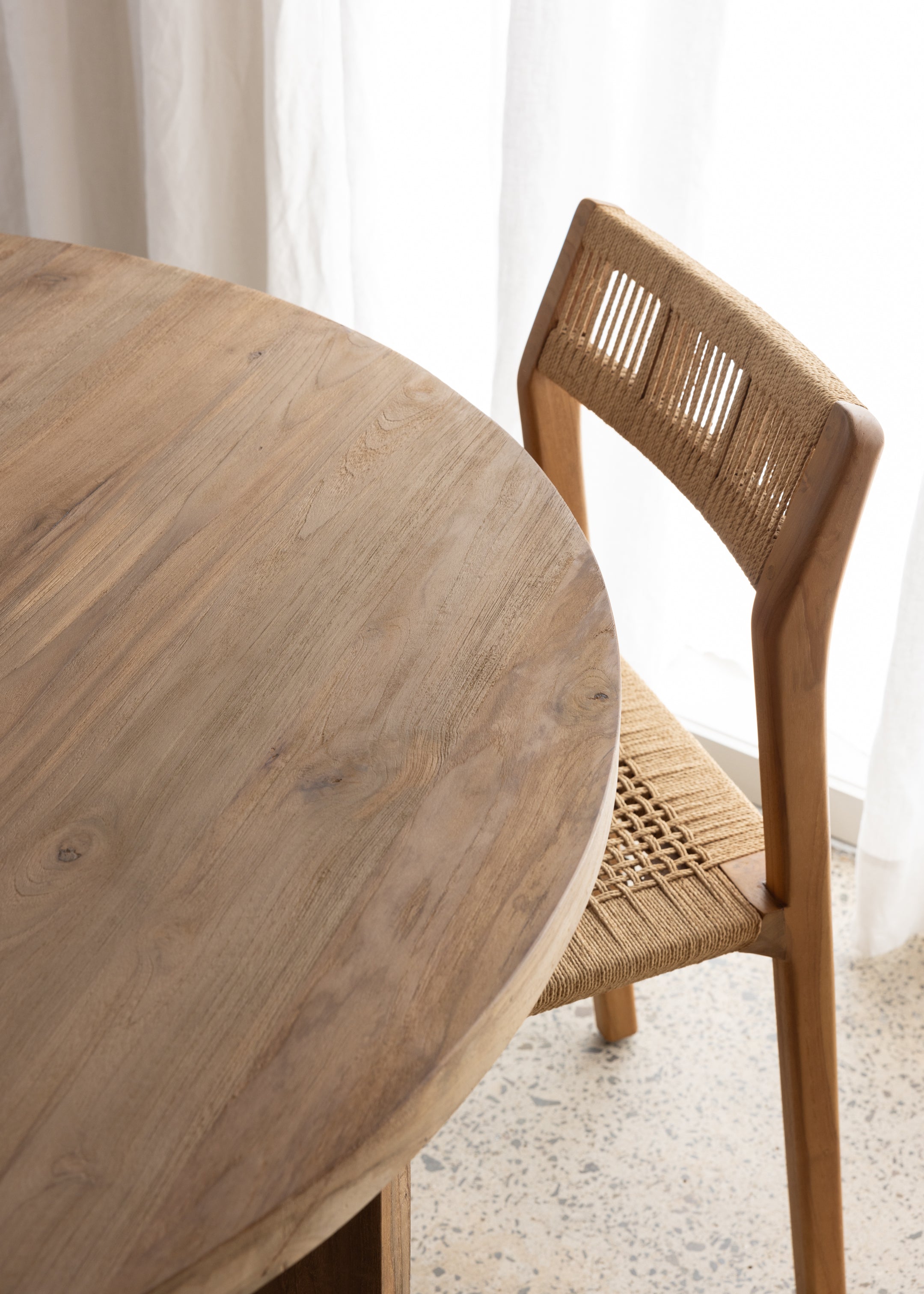 Nias Round Dining Table 120 / Dark Teak