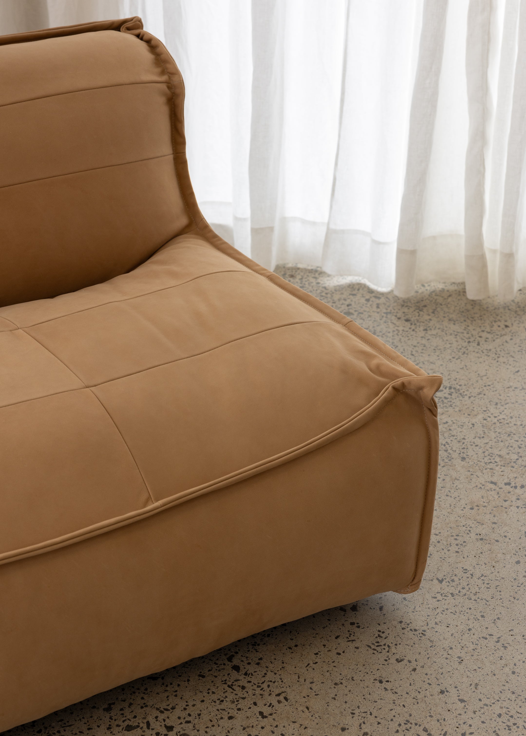 Homecrest Single Seat / Leather / Latte