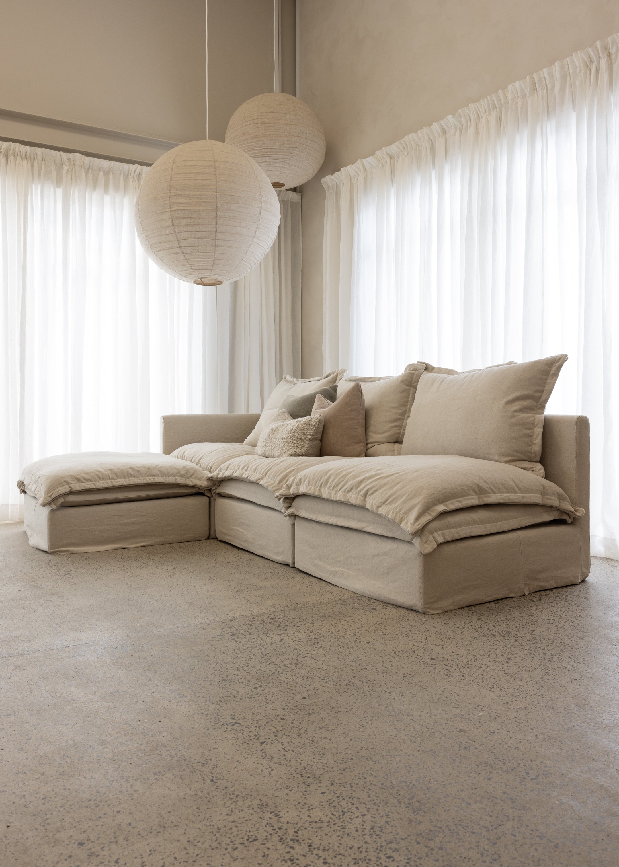 Mia Modular Linen Sofa / Natural