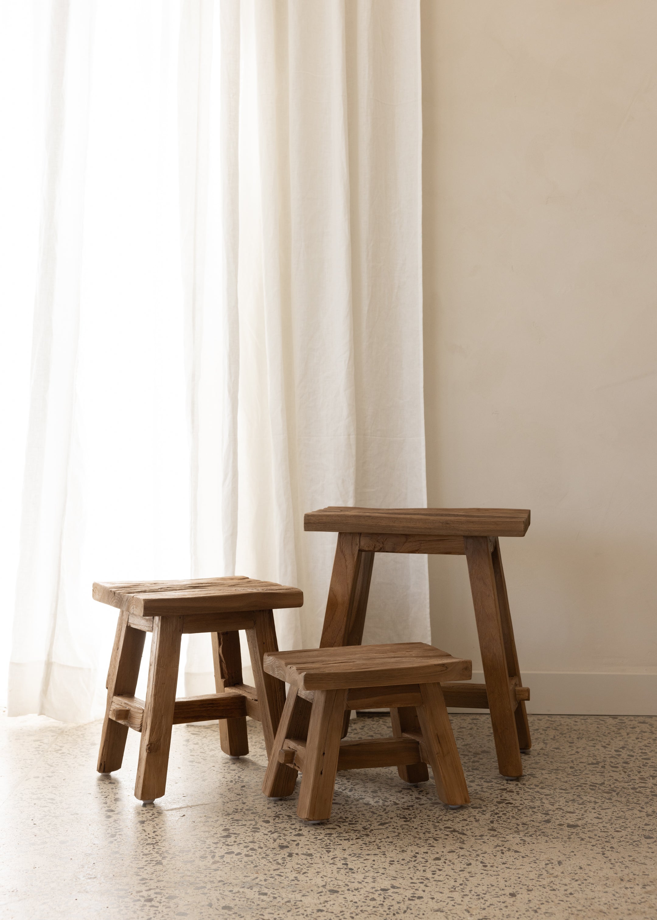 Bapak Low Stool / Dark Teak