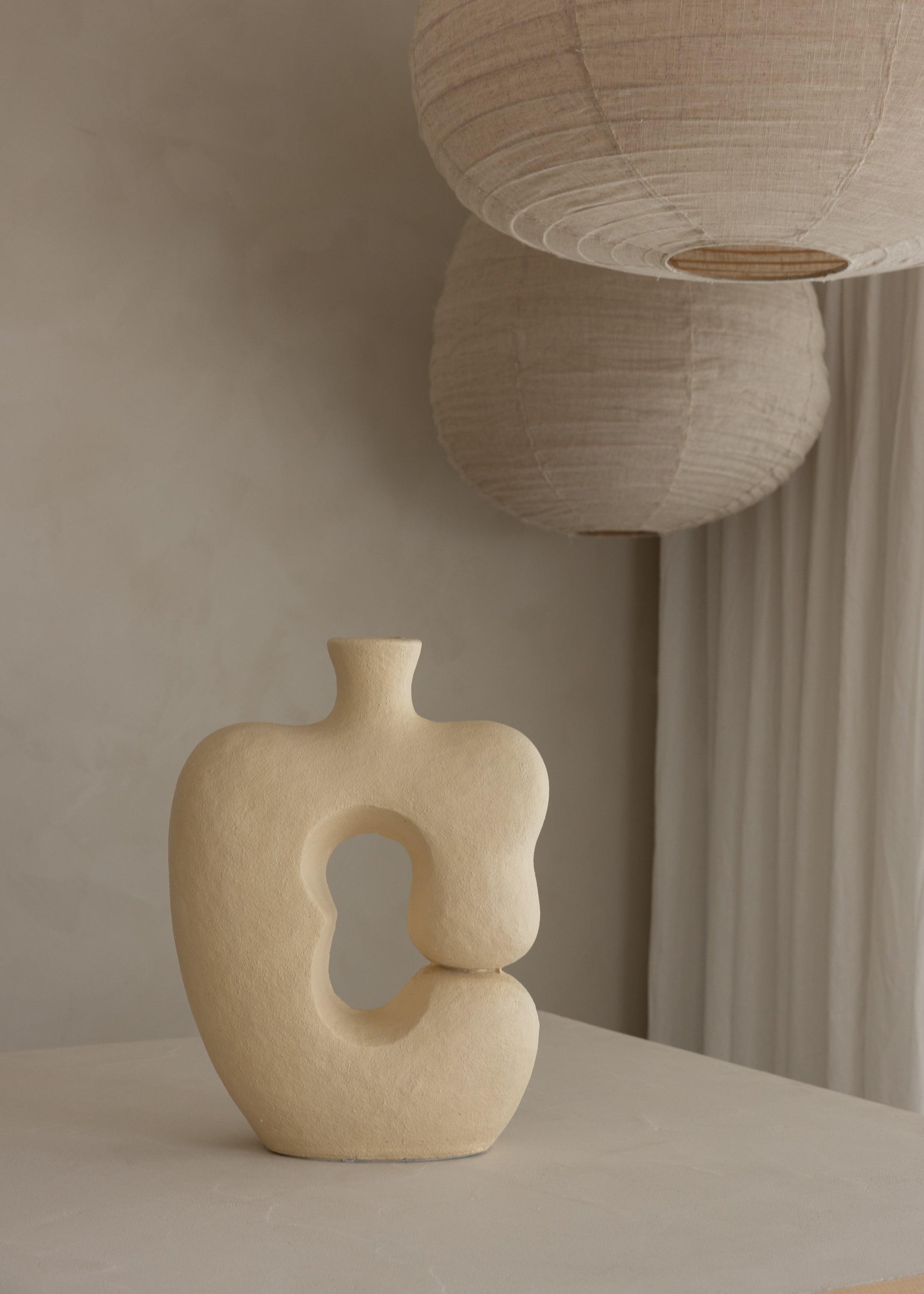 Olay Vase / Light Beige