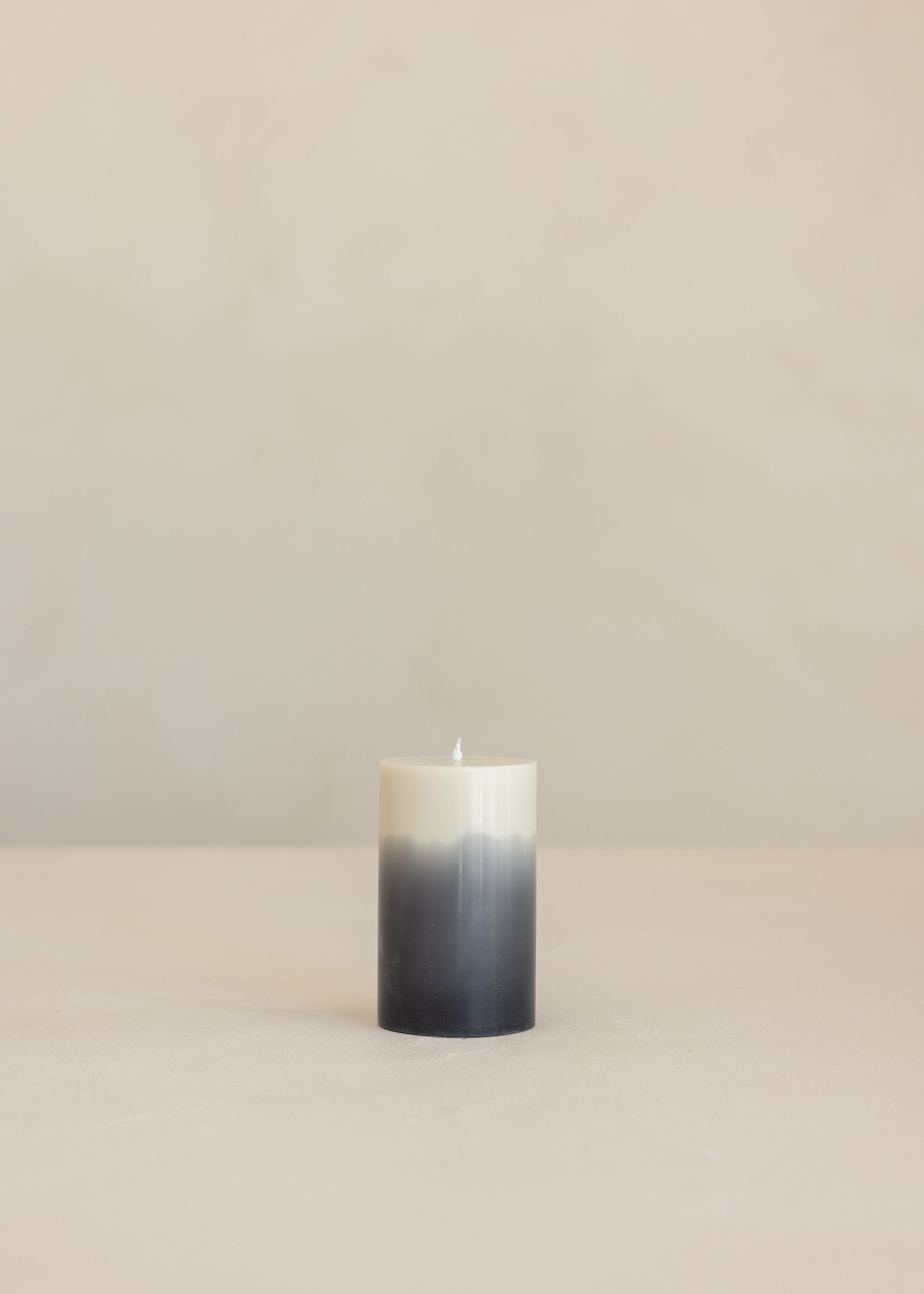 Ombre Candle Small / Black