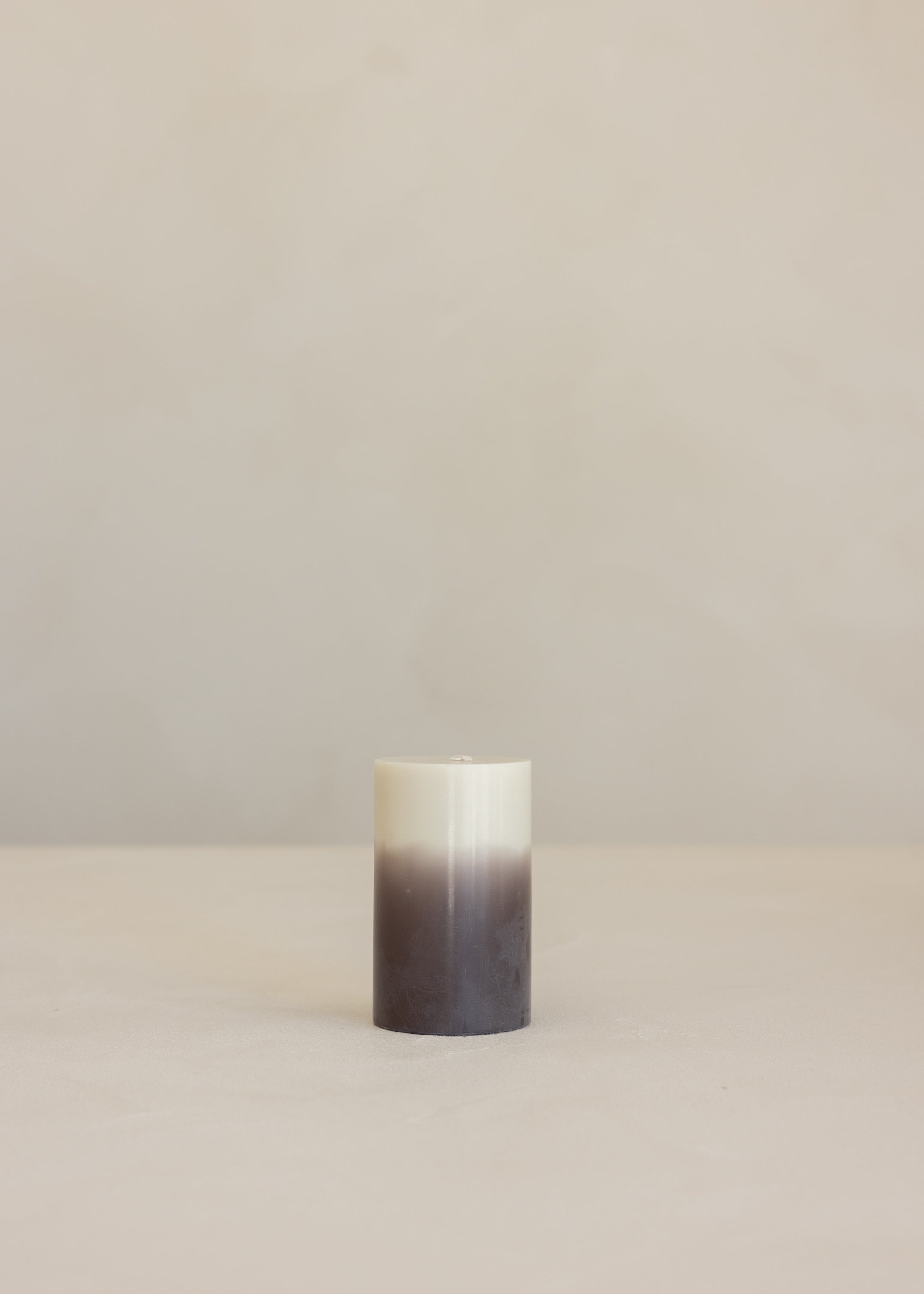 Ombre Candle Small / Dark Grey