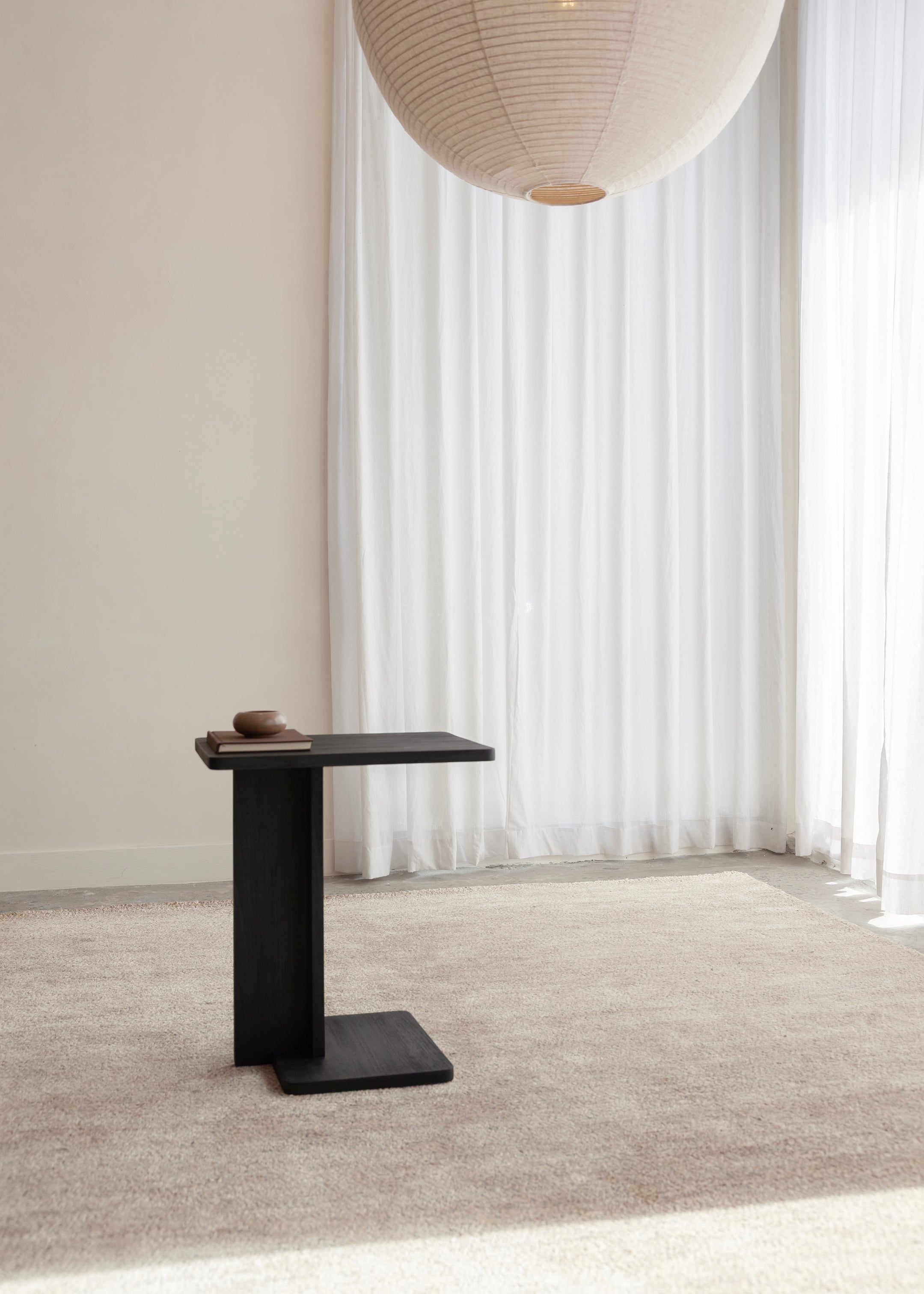 Kira Side Table / Black