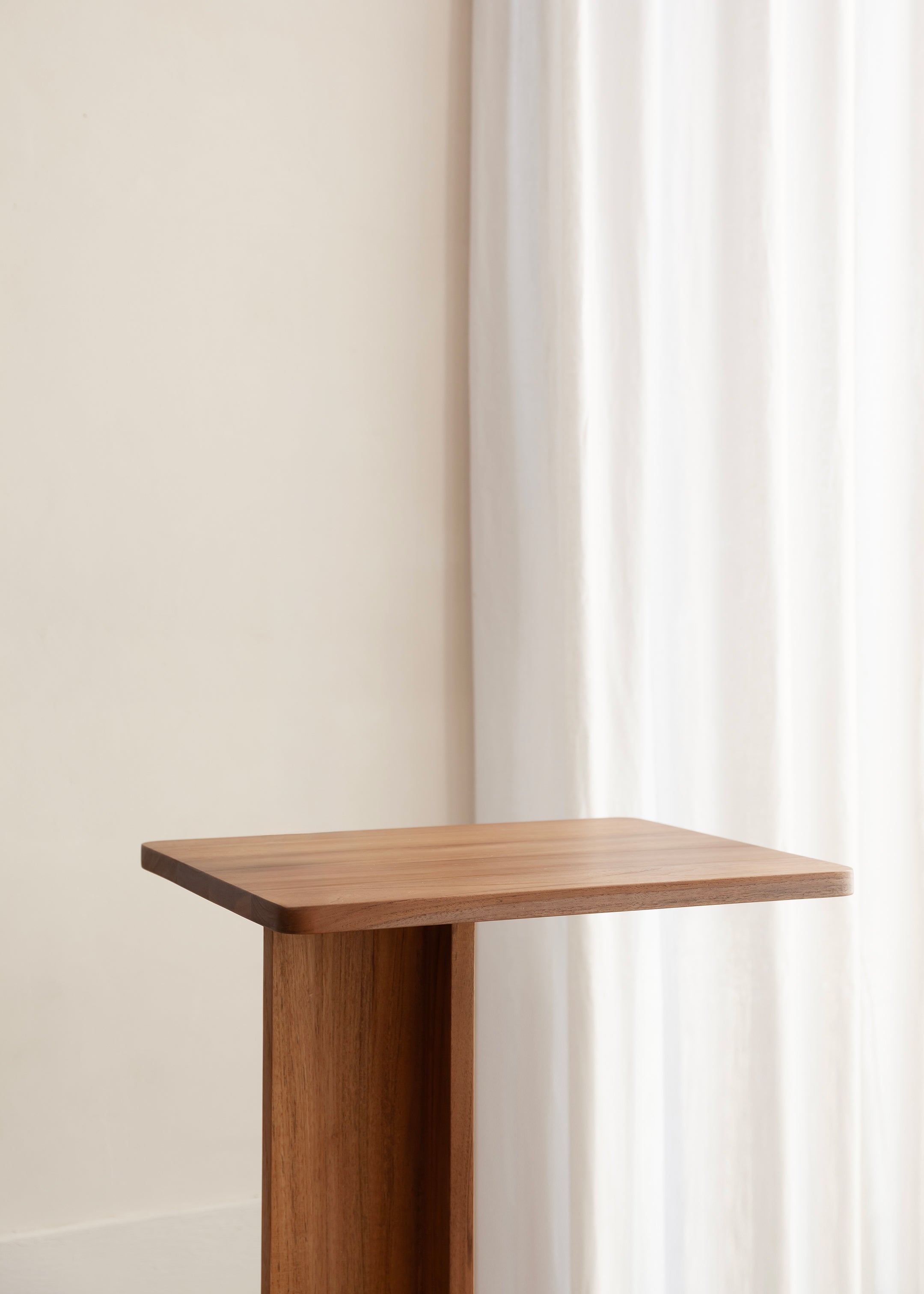 Kira Side Table / Dark Teak