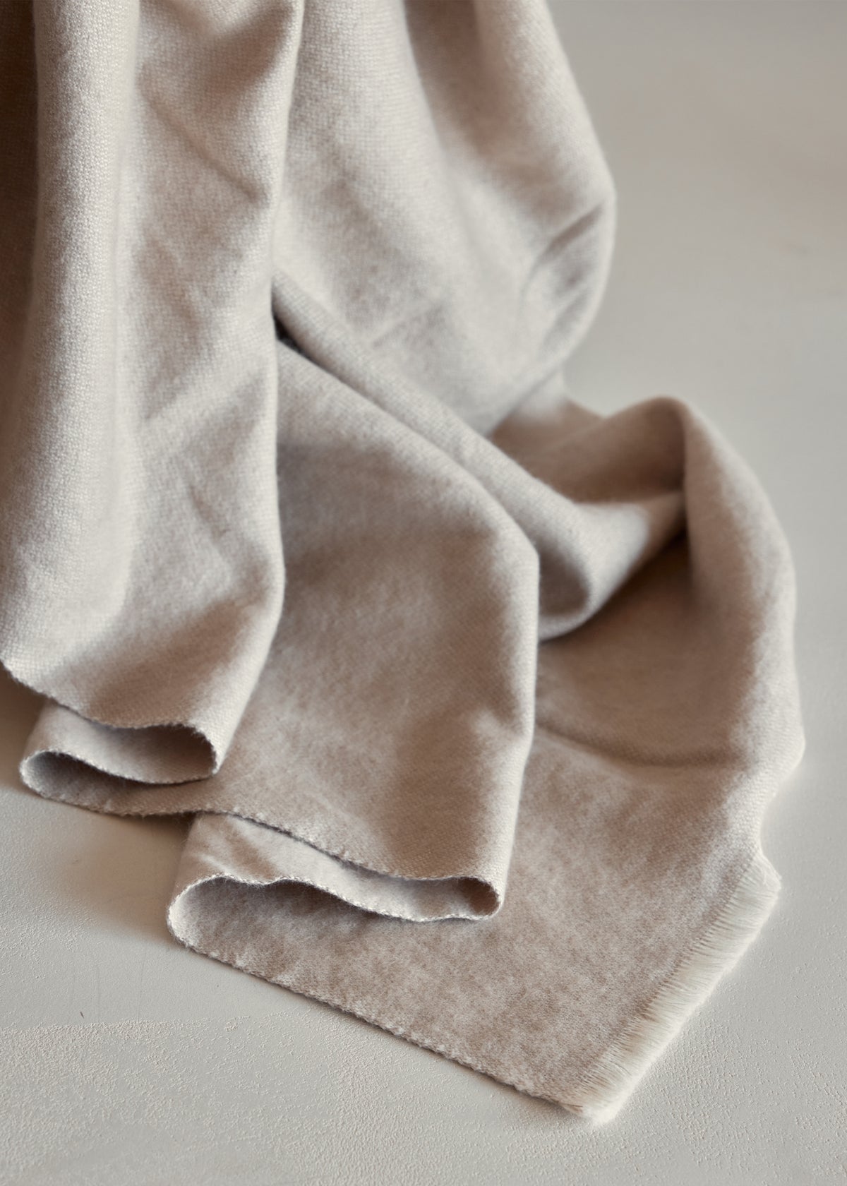 Langford Throw / Ecru