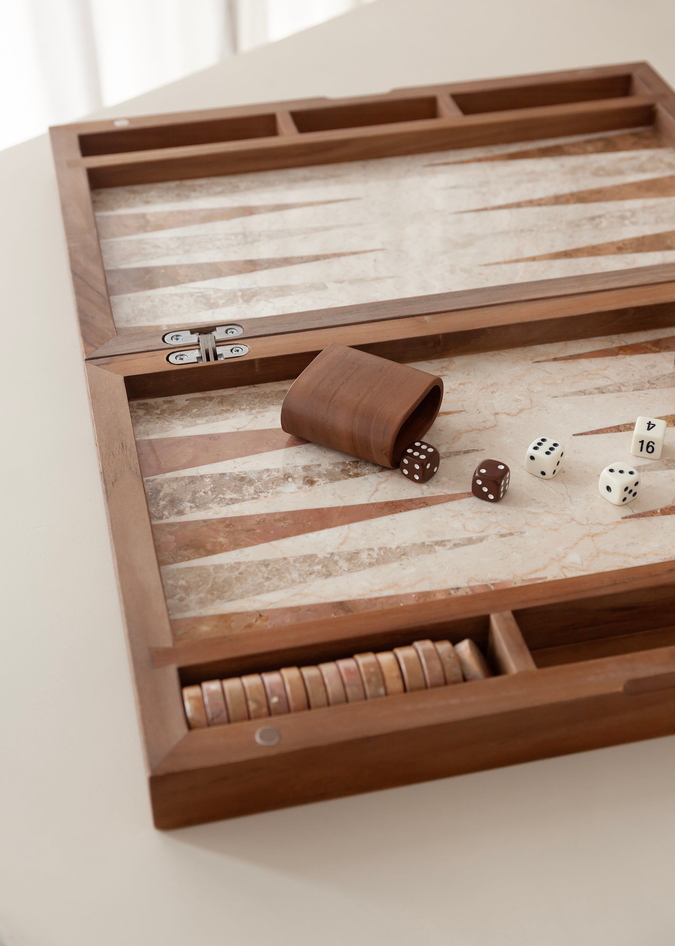Maku Marble Backgammon Set / Cream and Terracotta