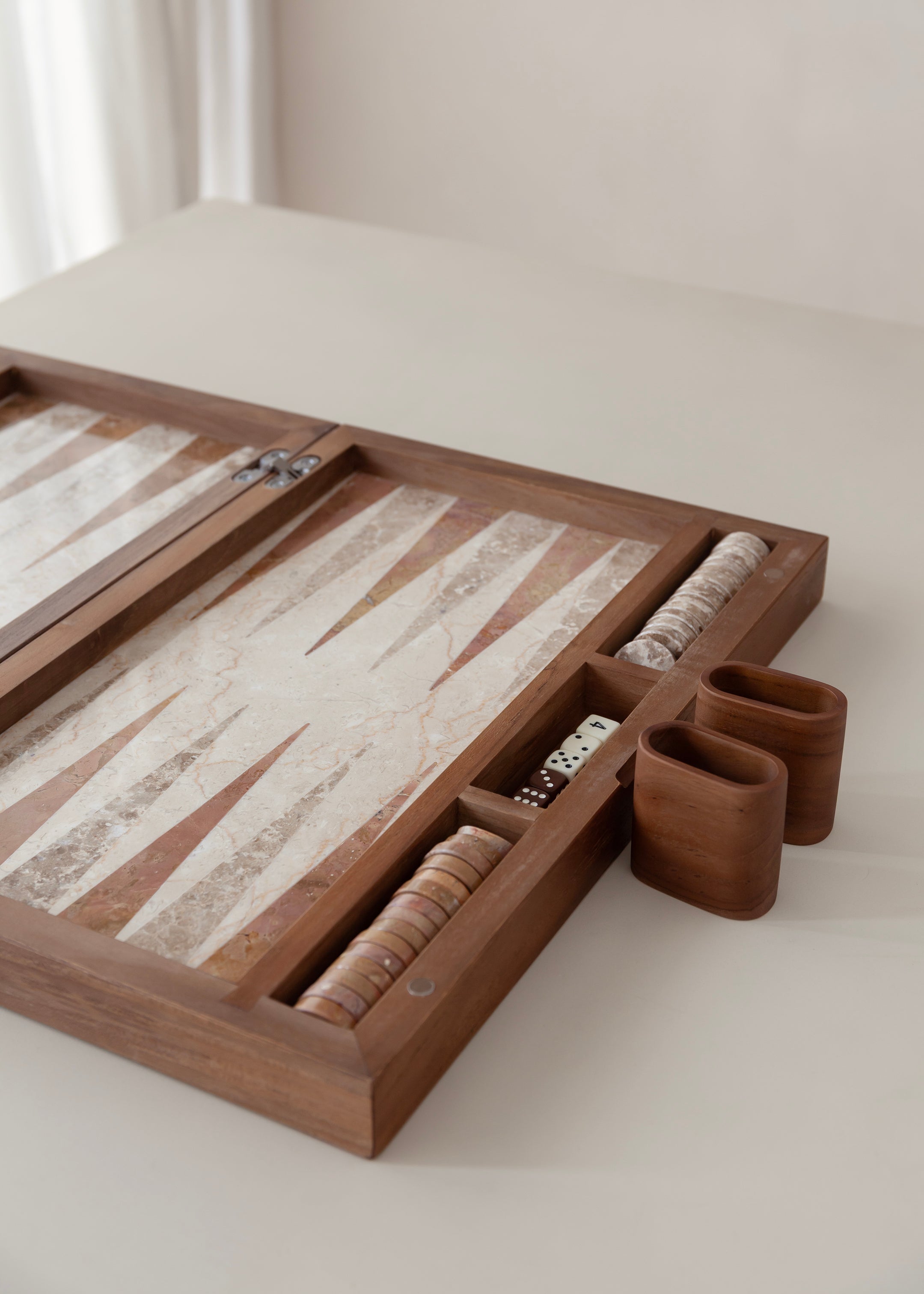 Maku Marble Backgammon Set / Cream and Terracotta