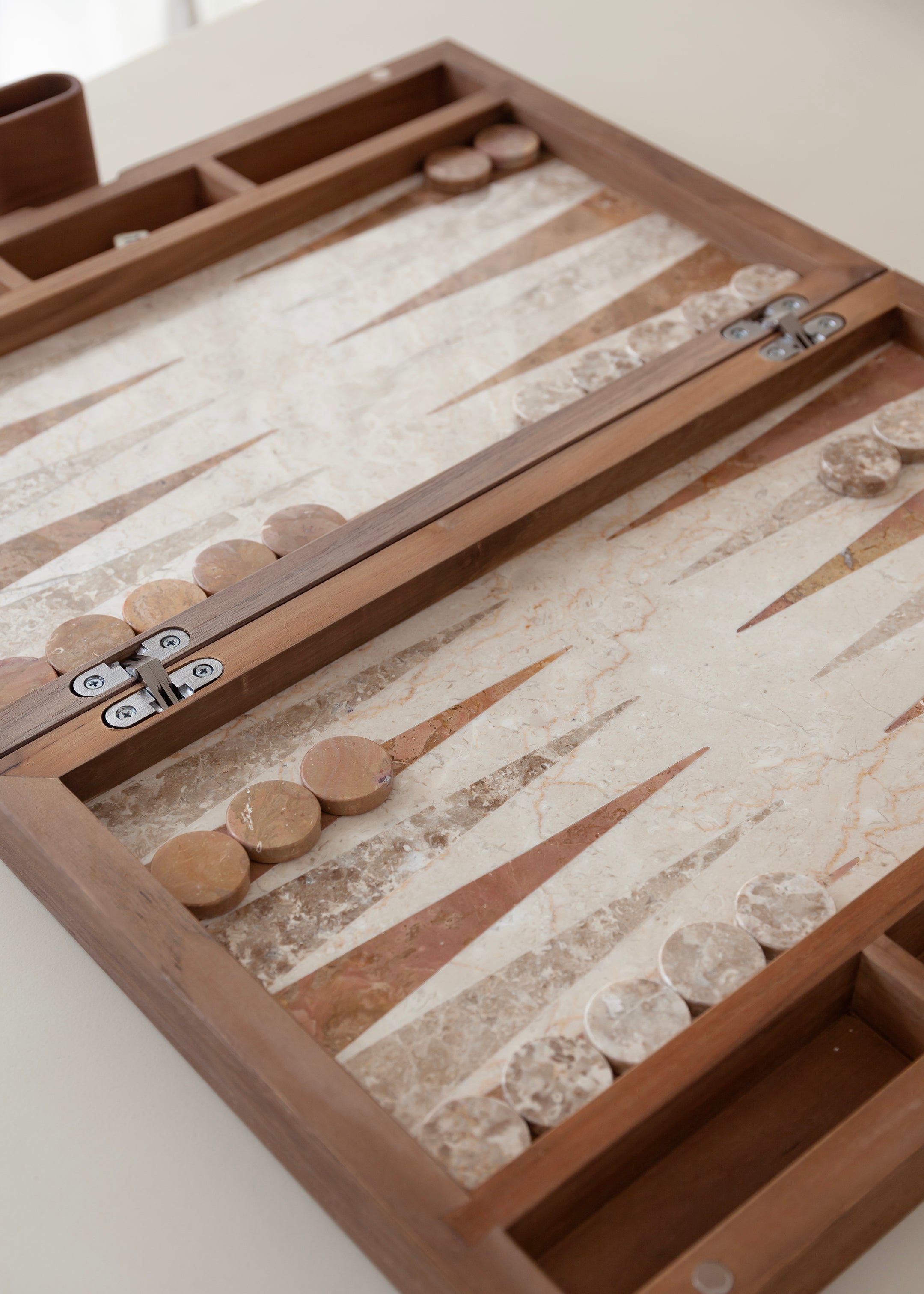 Maku Marble Backgammon Set / Cream and Terracotta