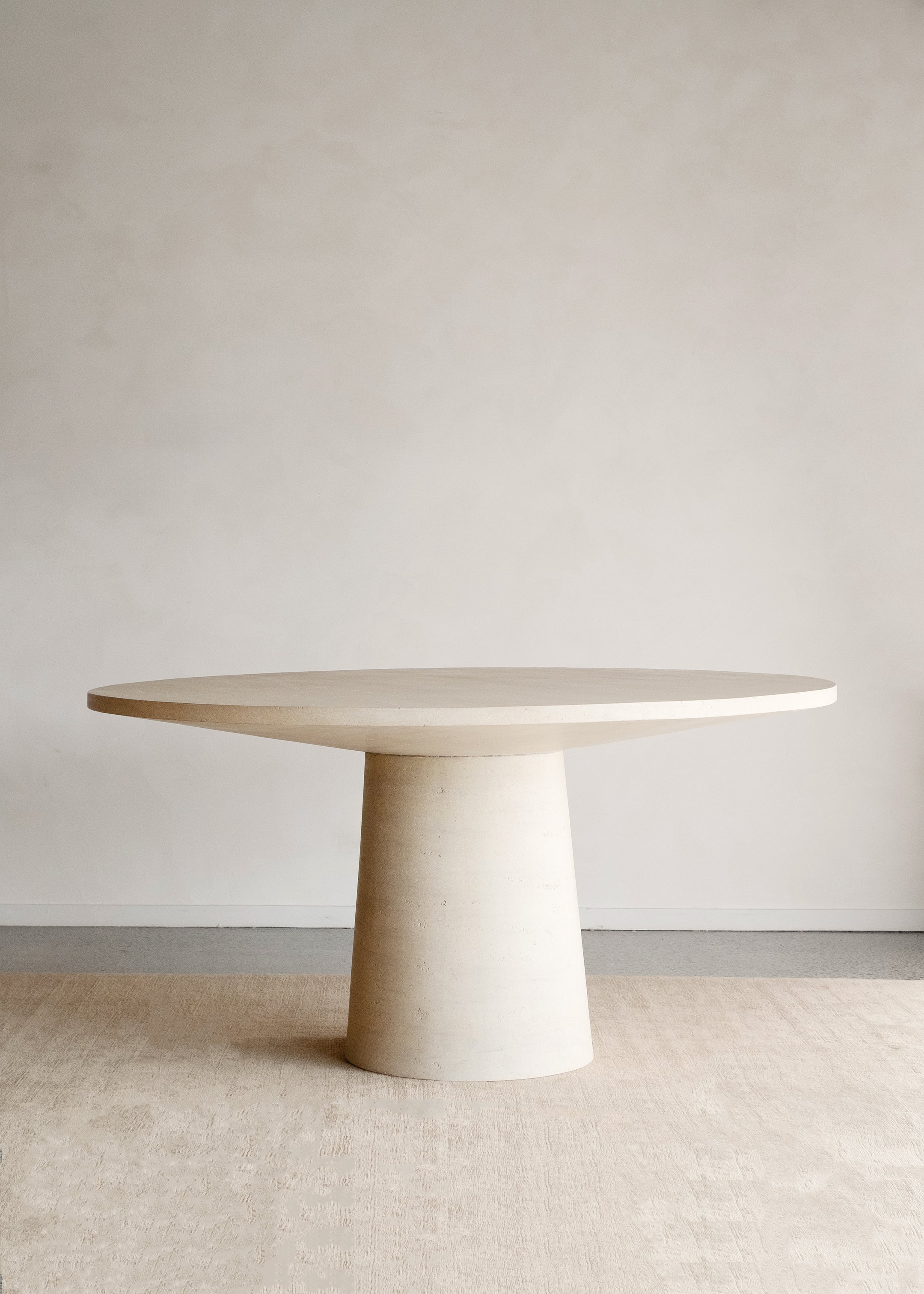 Maru Dining Table / Natural