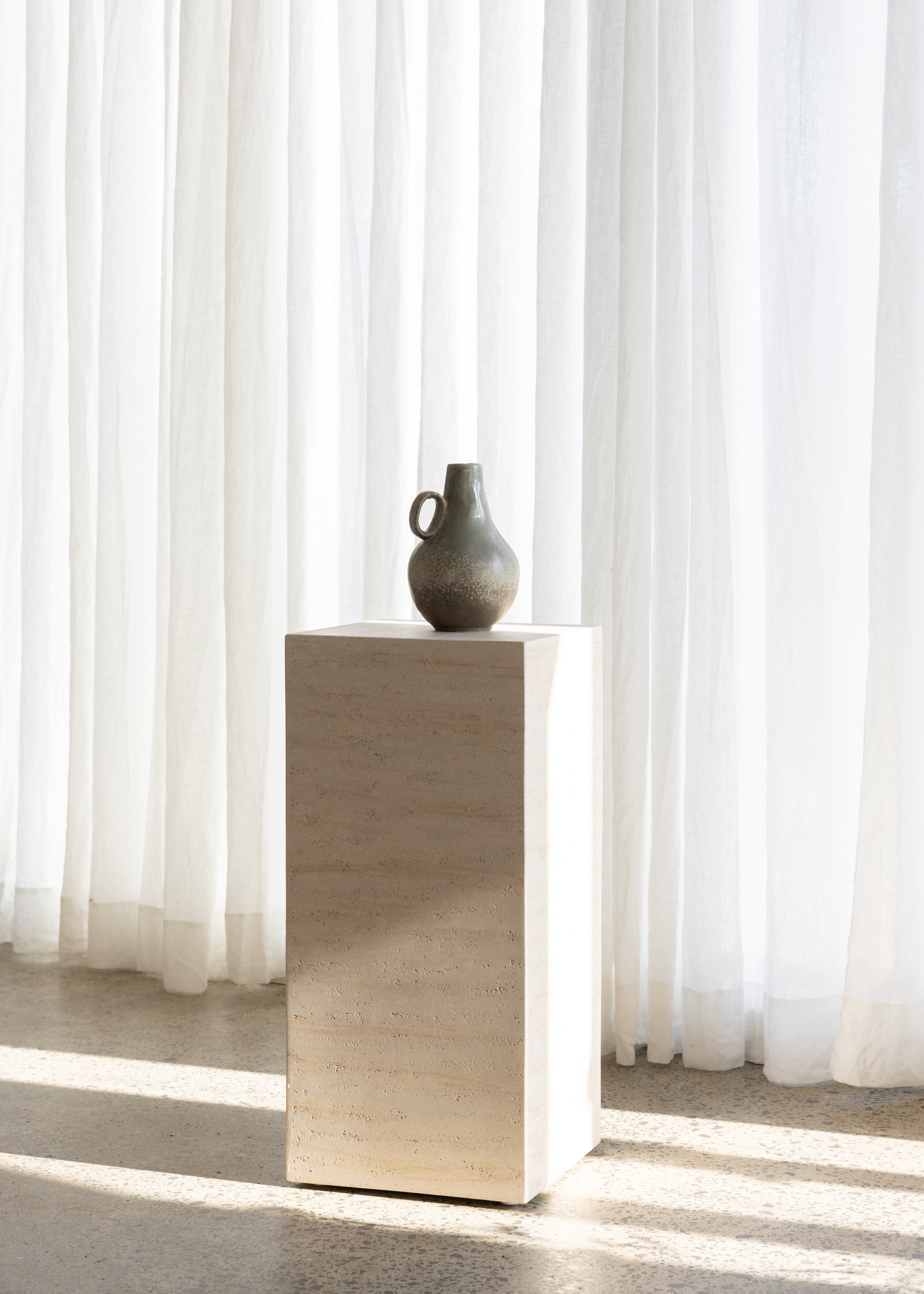 Mirra Plinth / Natural