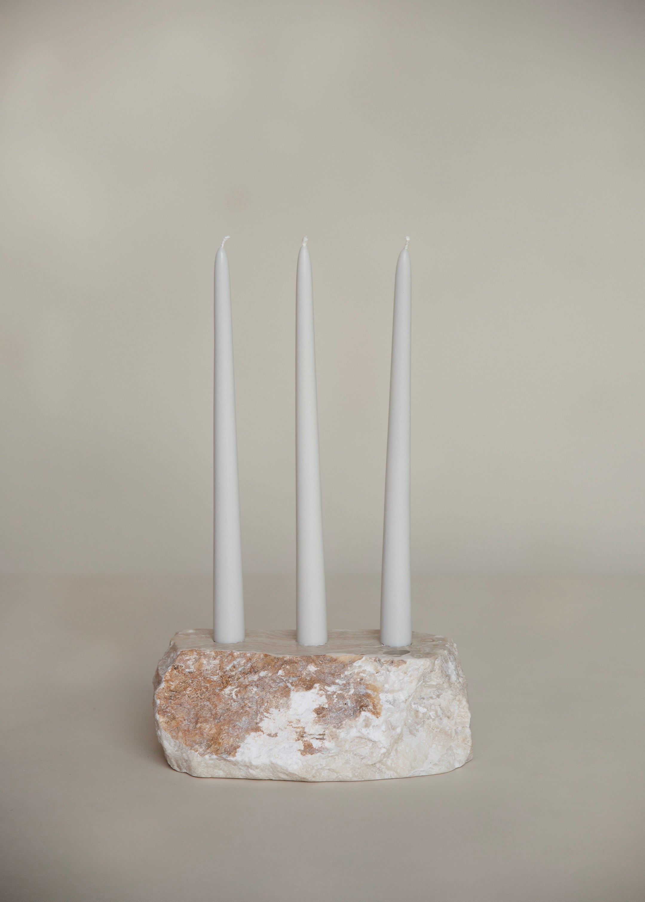 Vela Trio Onyx Candleholder / Ivory