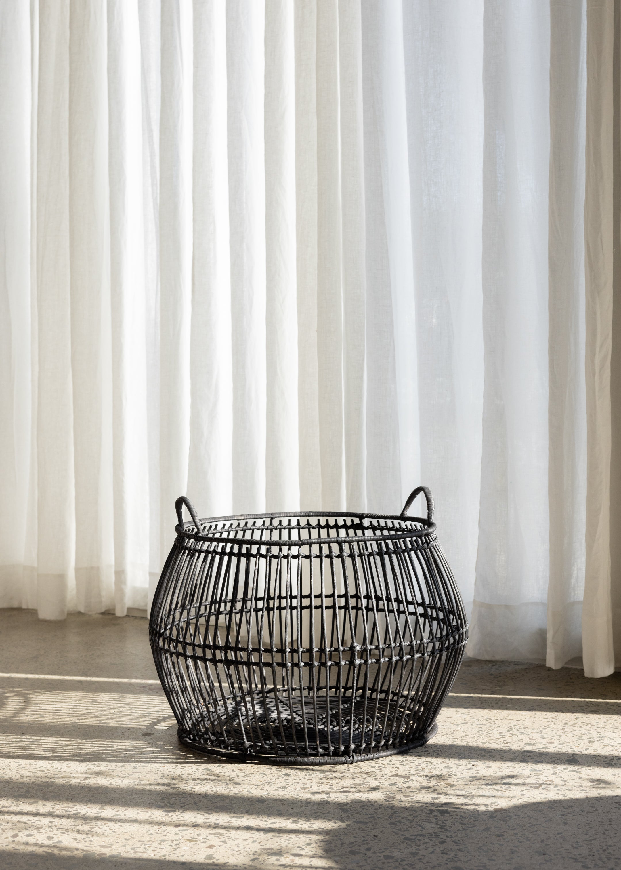 Kaia Rattan Basket Diamond / Charcoal