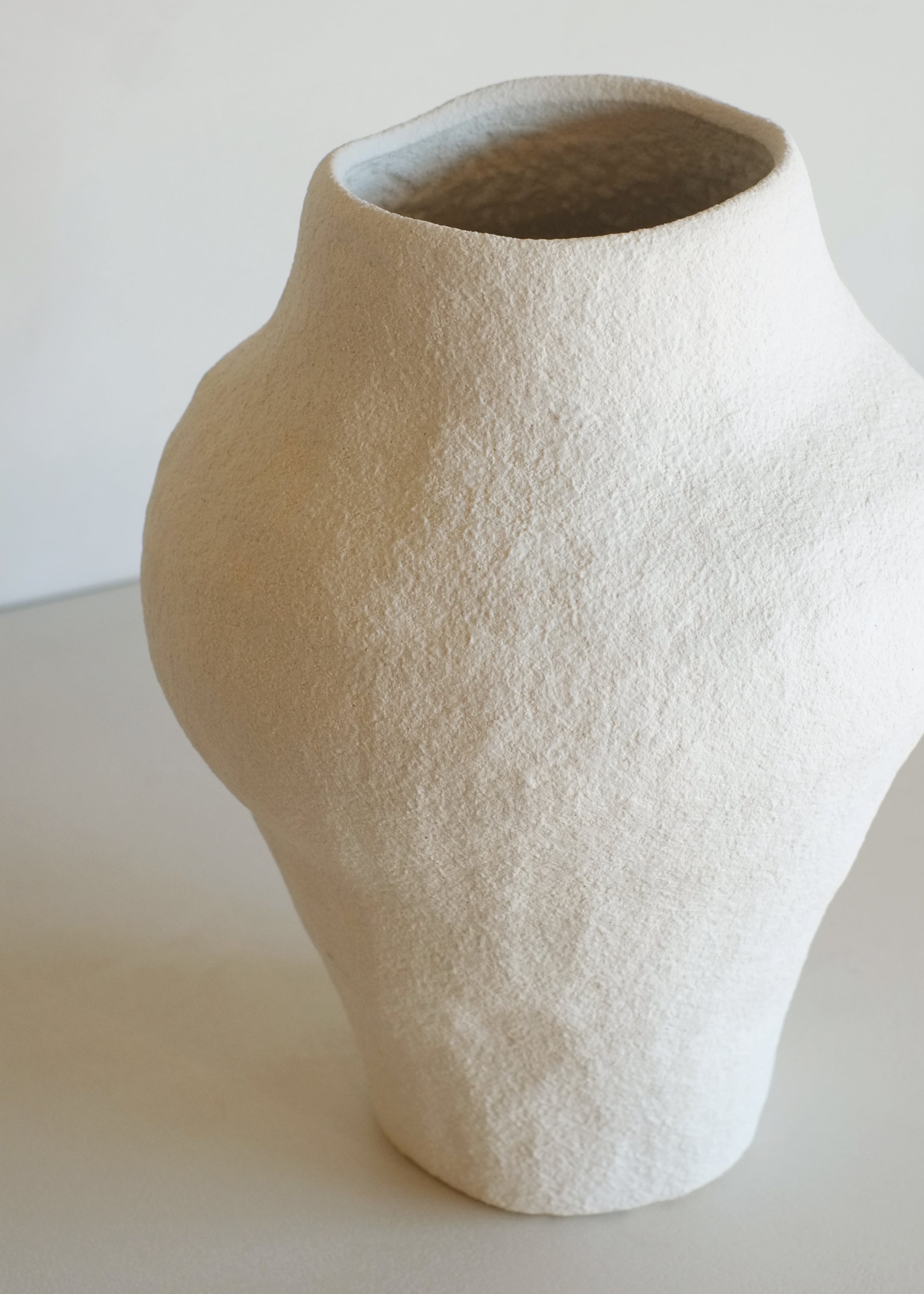 Ryder Vessel / Off White