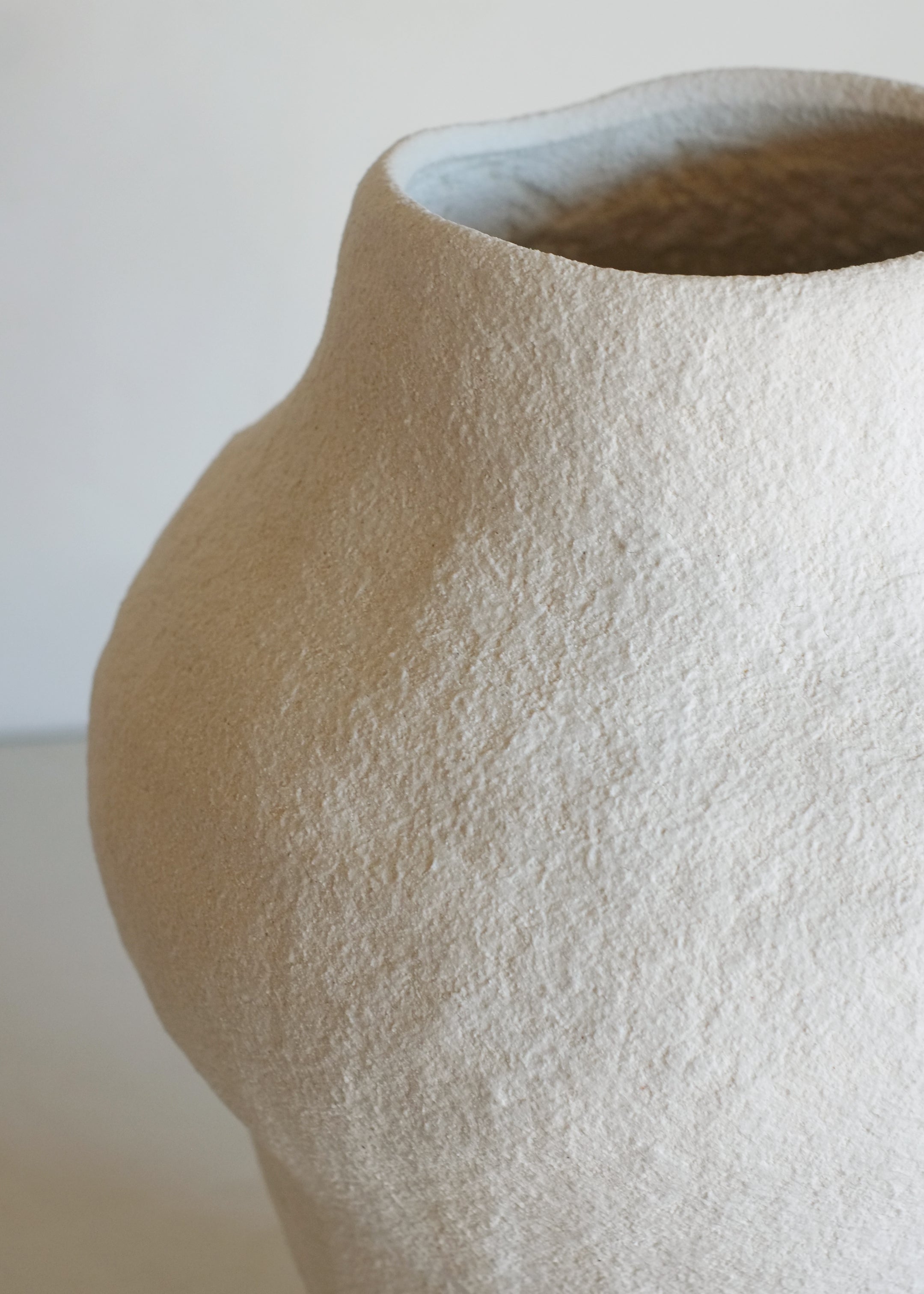 Ryder Vessel / Off White