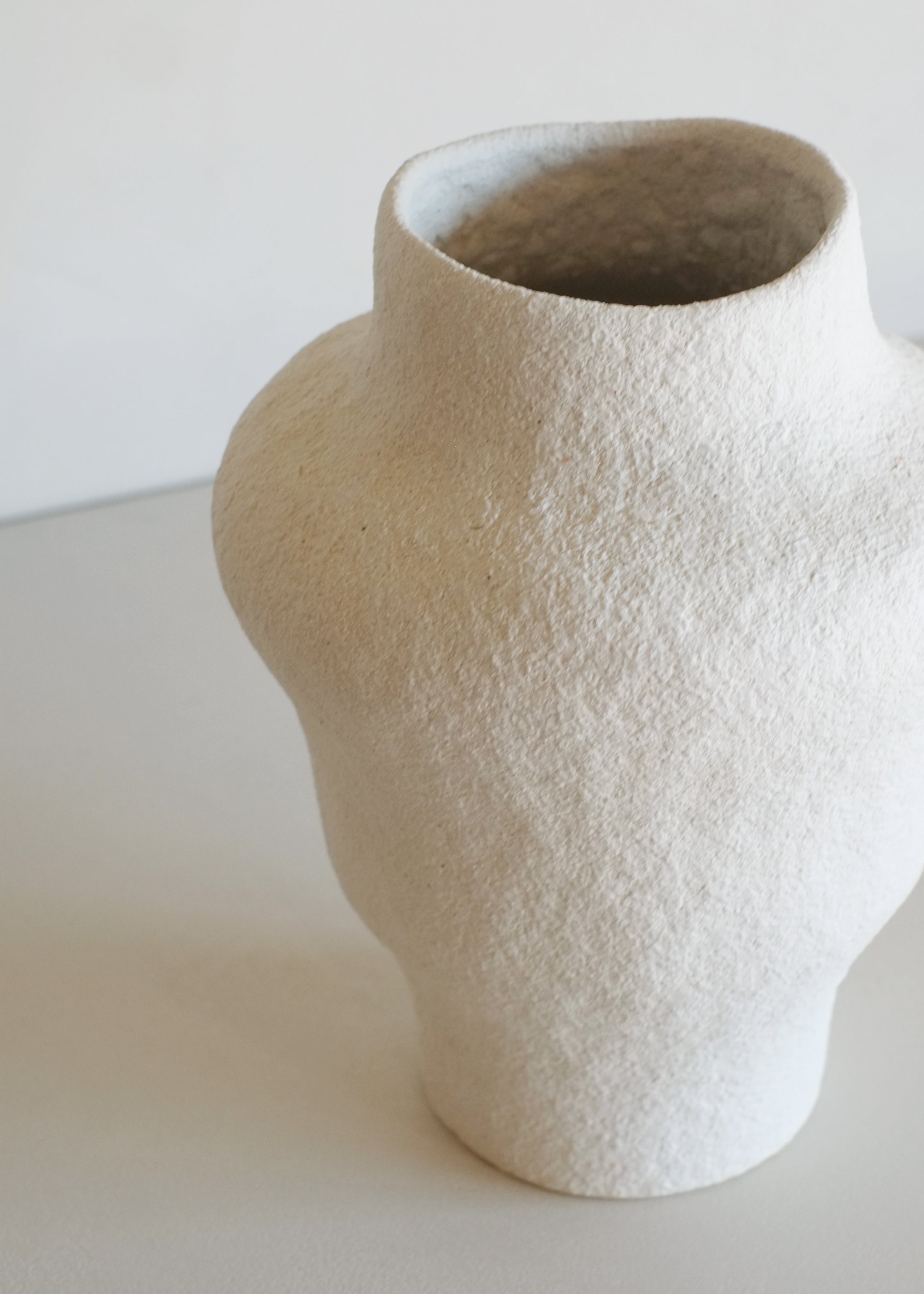 Ryder Vessel / Off White