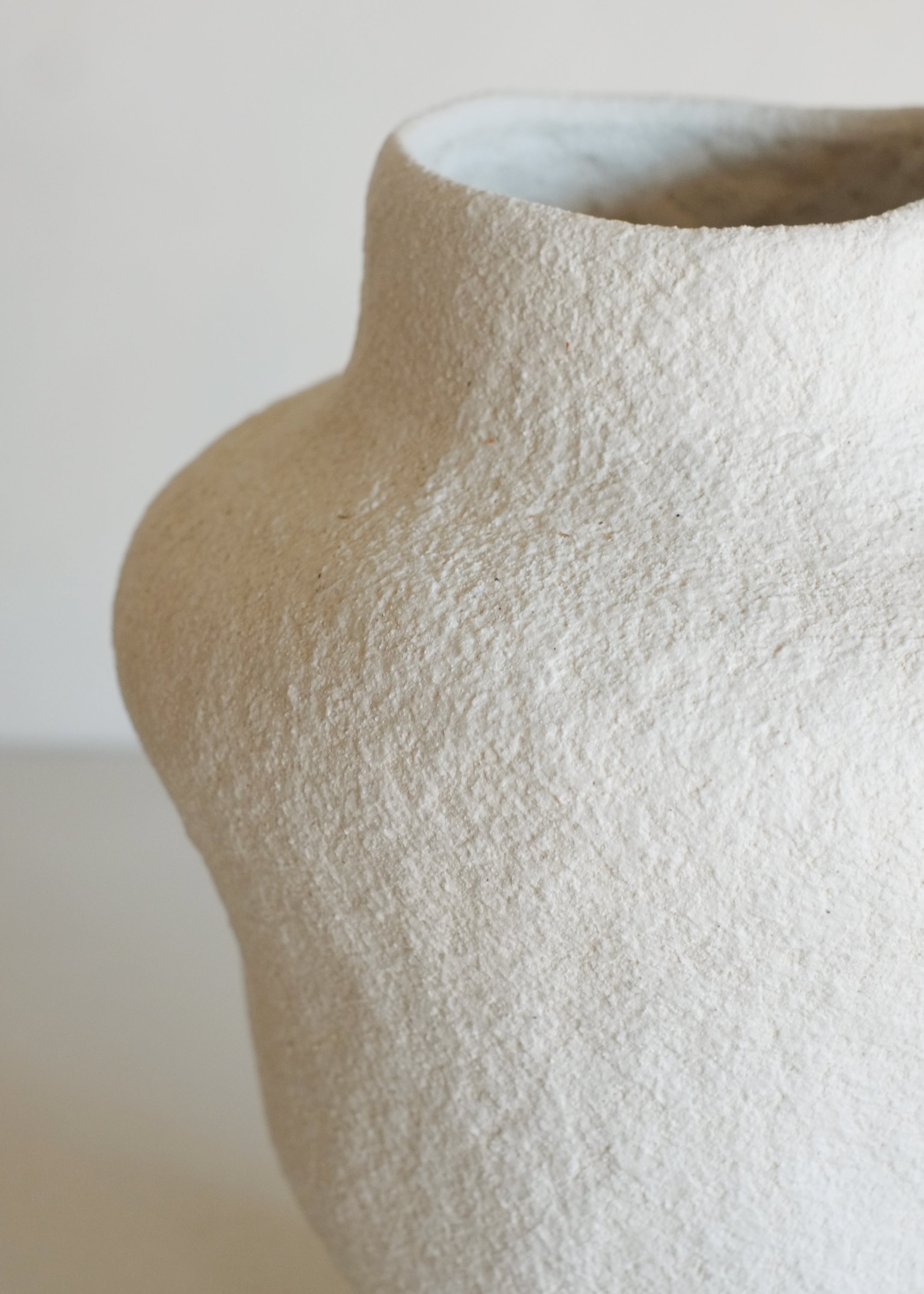 Ryder Vessel / Off White