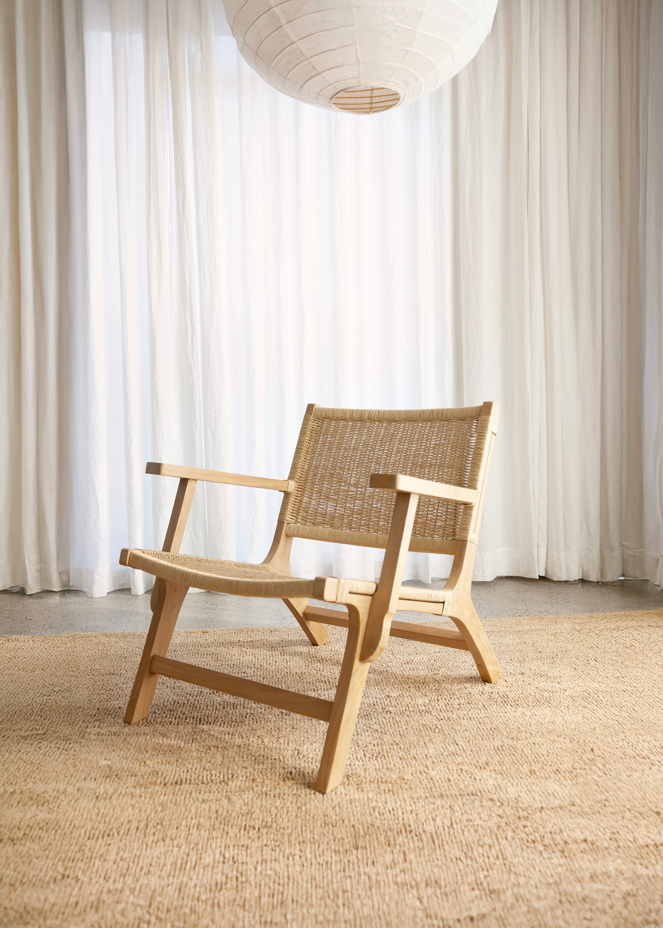 Sunday Teak Lounger with Arm Rest / Natural