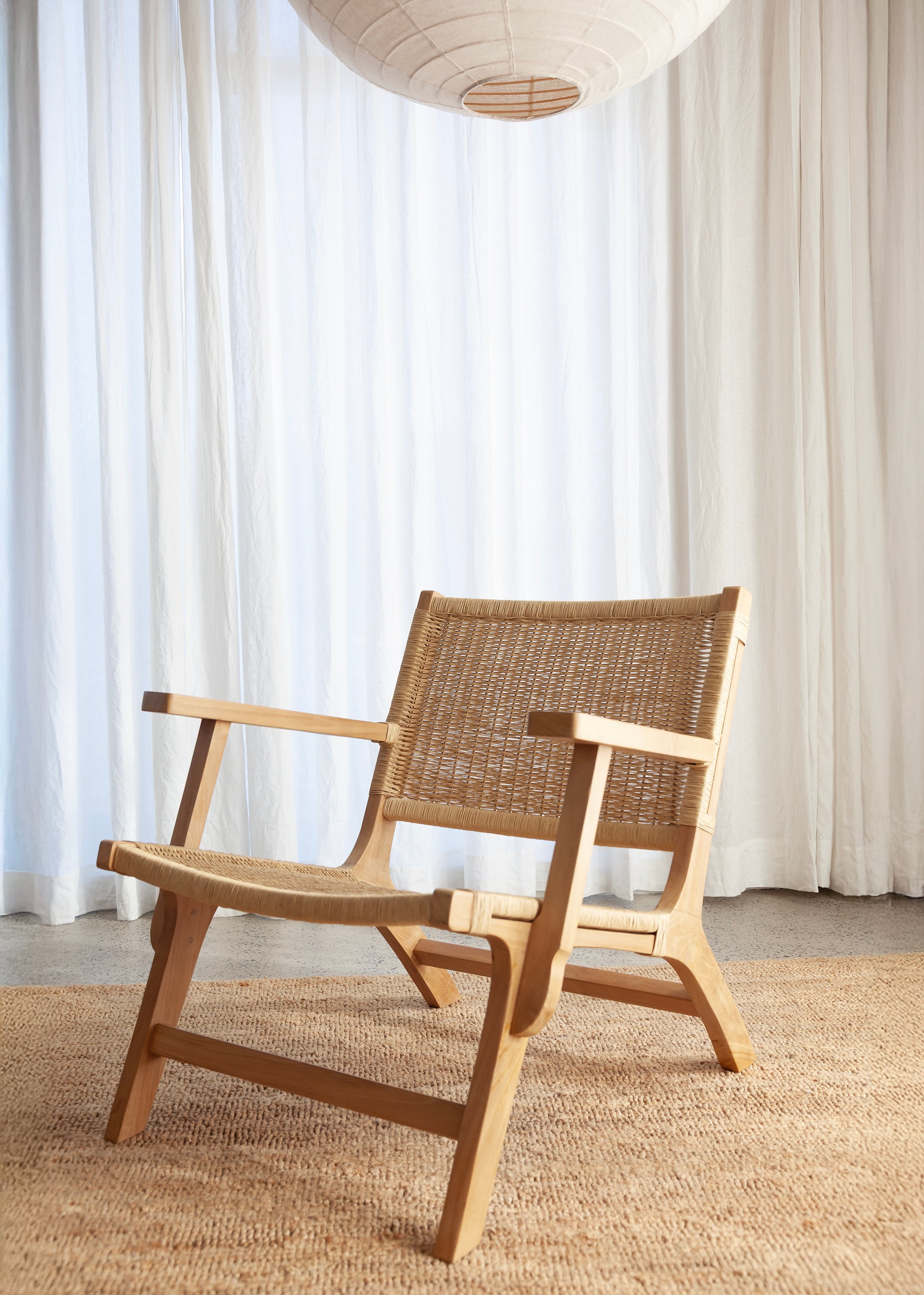 Sunday Teak Lounger with Arm Rest / Natural