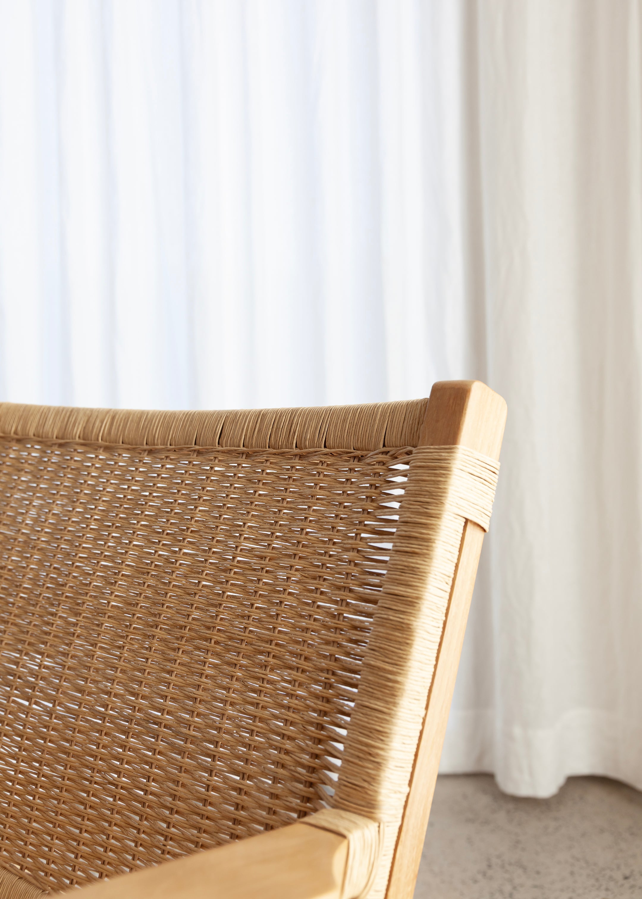 Sunday Teak Lounger with Arm Rest / Natural