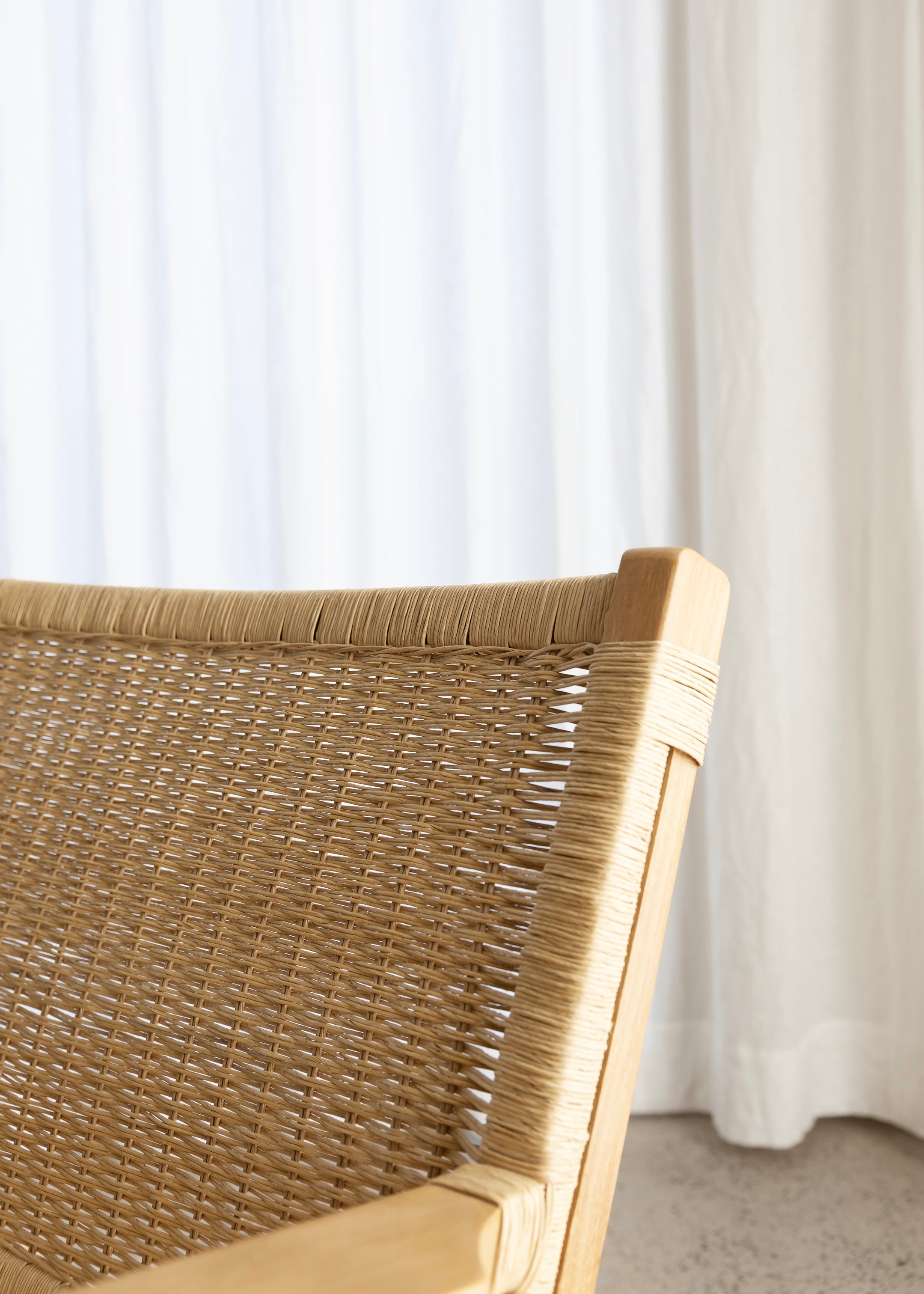 Sunday Teak Lounger with Arm Rest / Natural