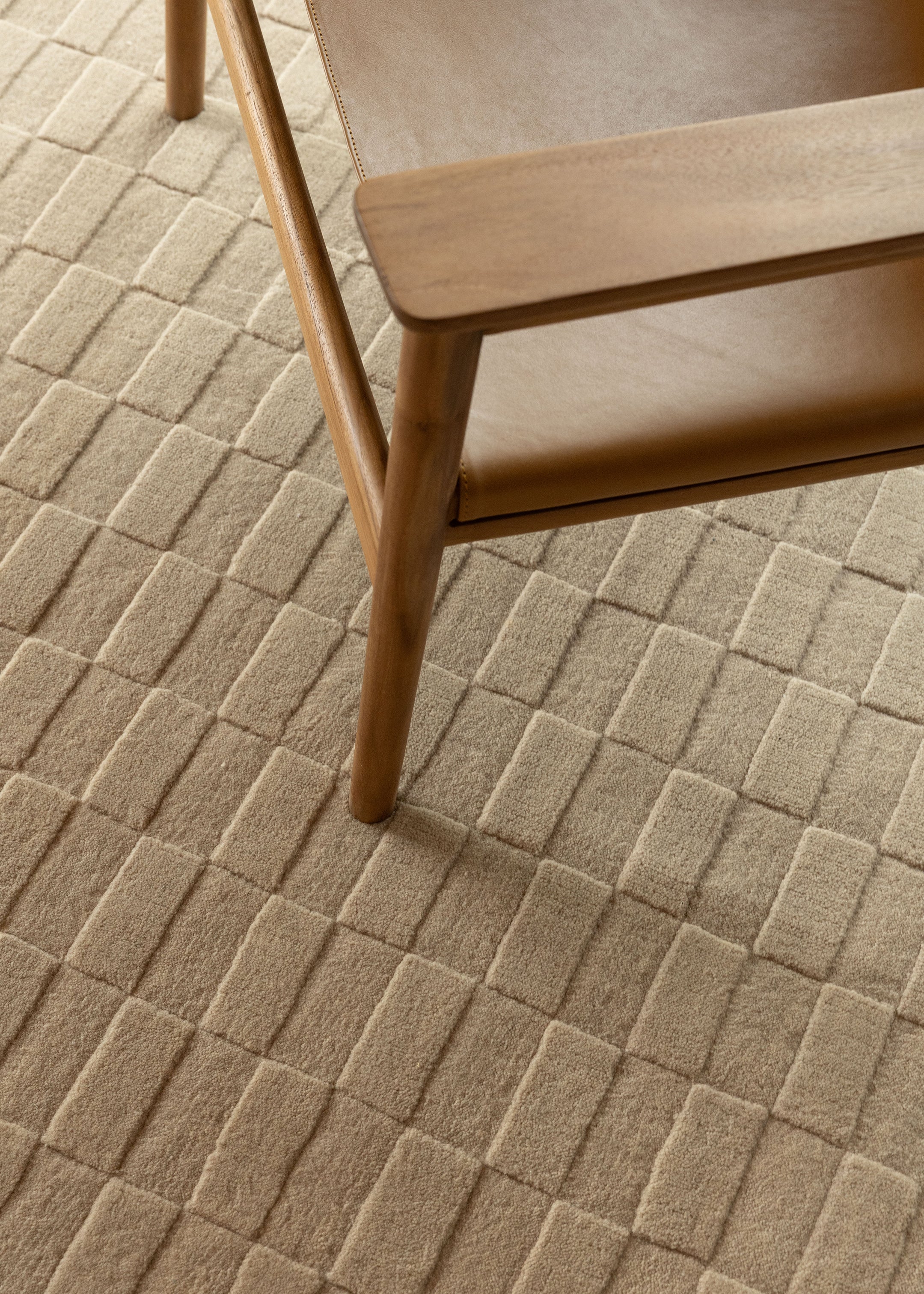 Hugo Floor Rug / Almond