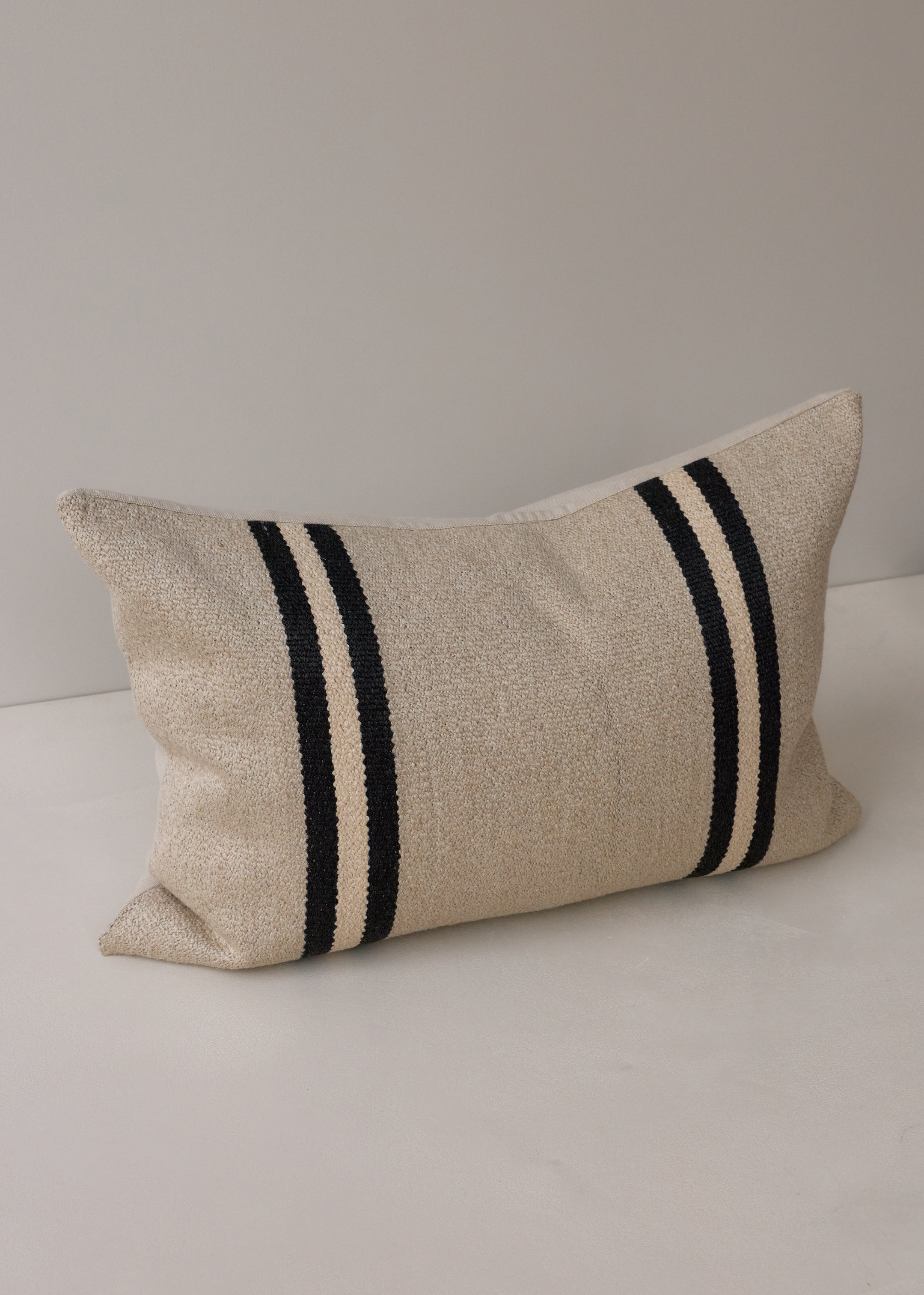 Mila Cushion Cover / Oyster
