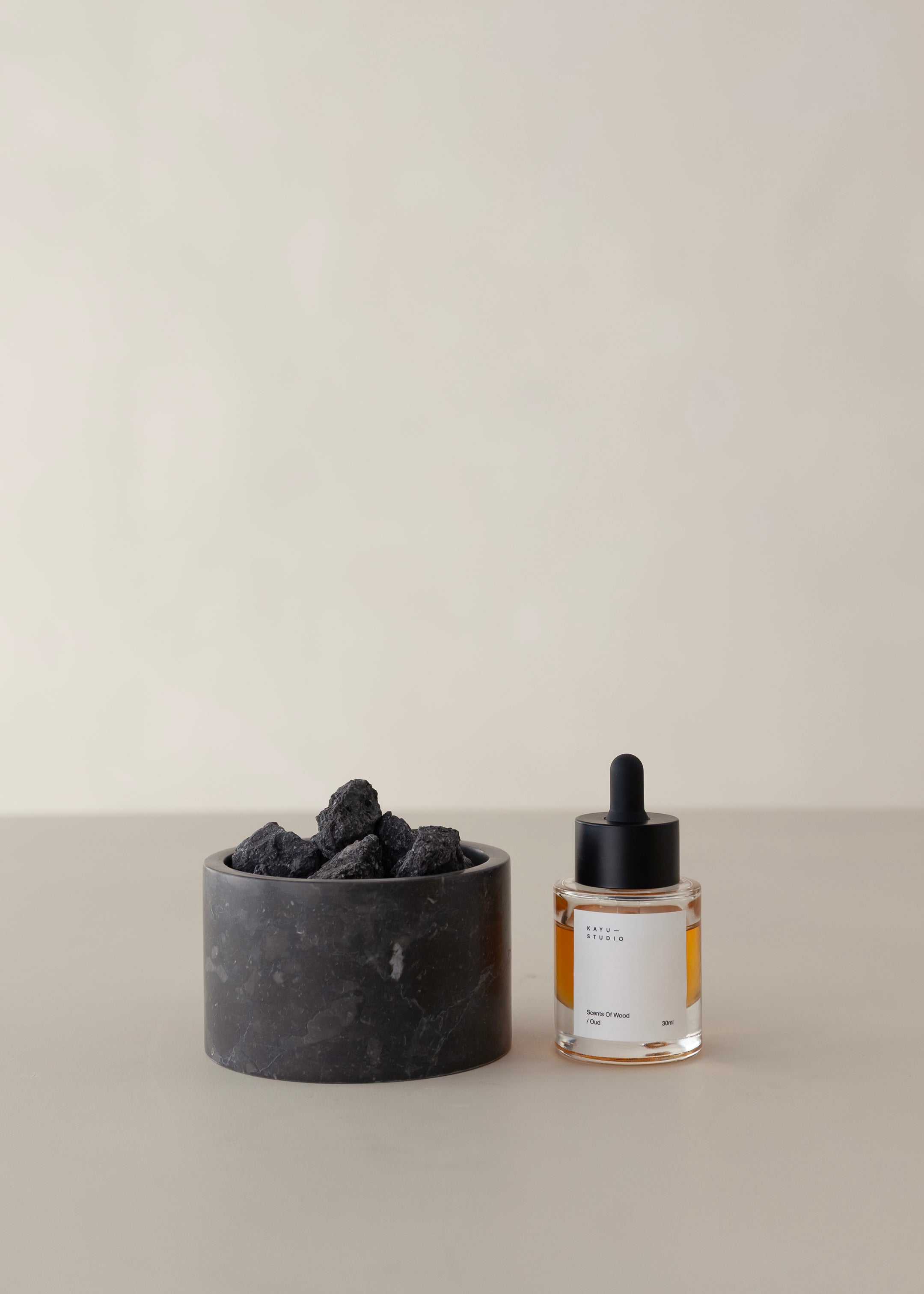 Kayu Signature Volcanic Rock Diffuser / Oud