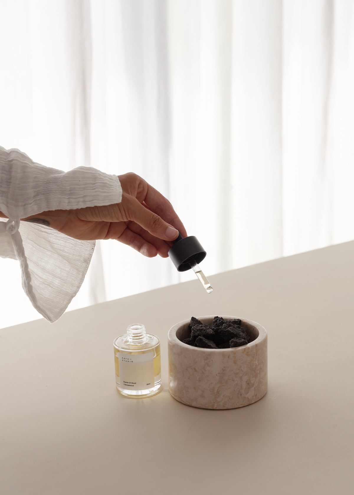 Yu Diffuser Volcanic Rock Diffuser in Sandalwood | Marble Home Fragrance | Kayu ...