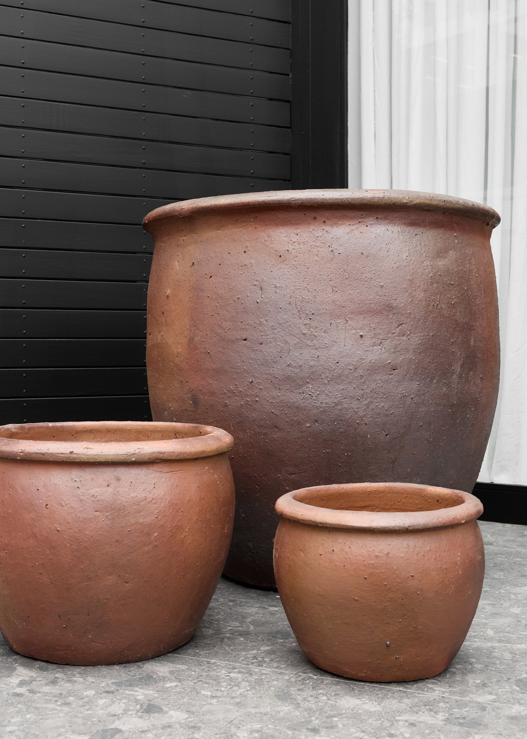 Dara Black Soil Pot / Large