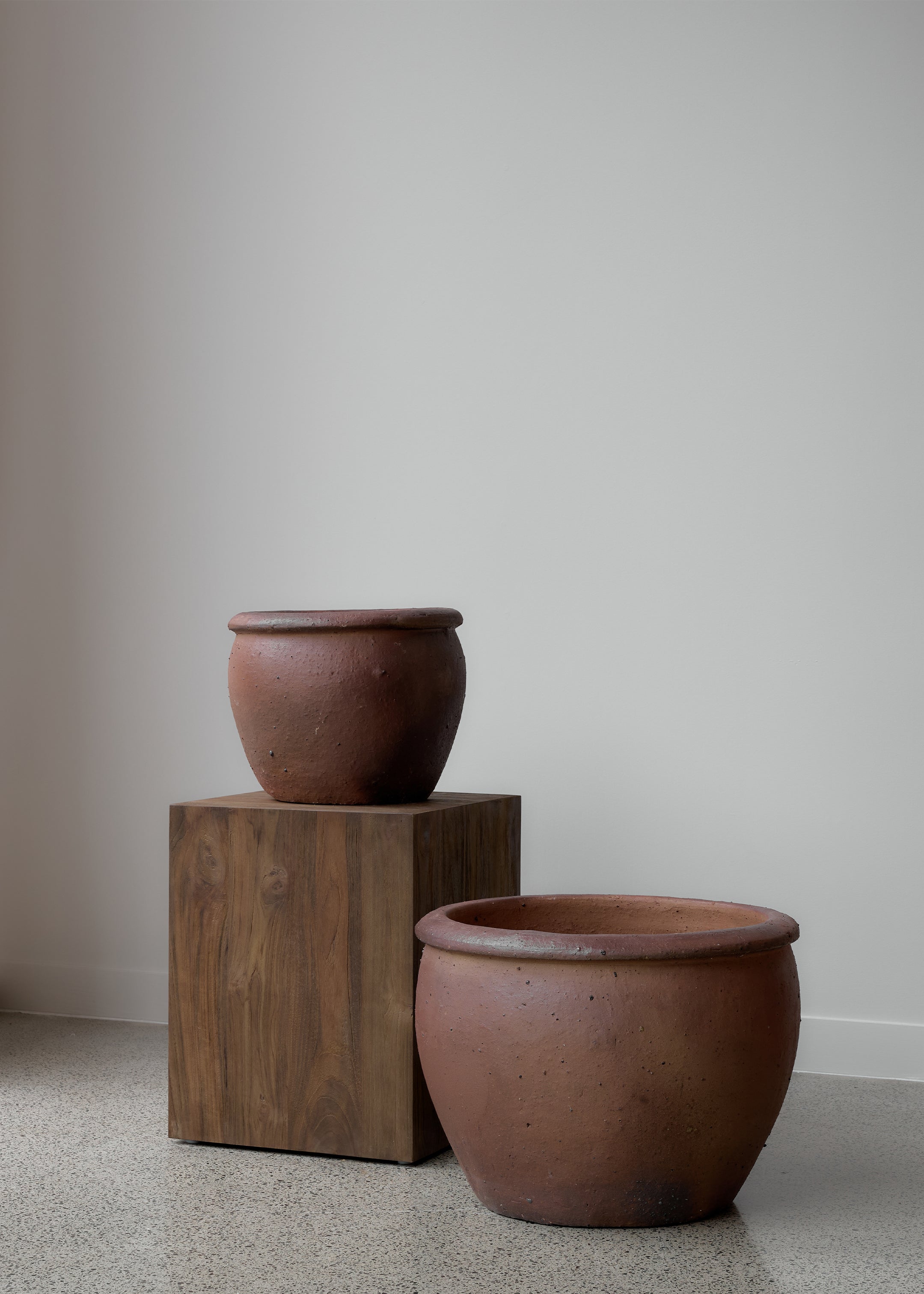 Dara Black Soil Pot / Large
