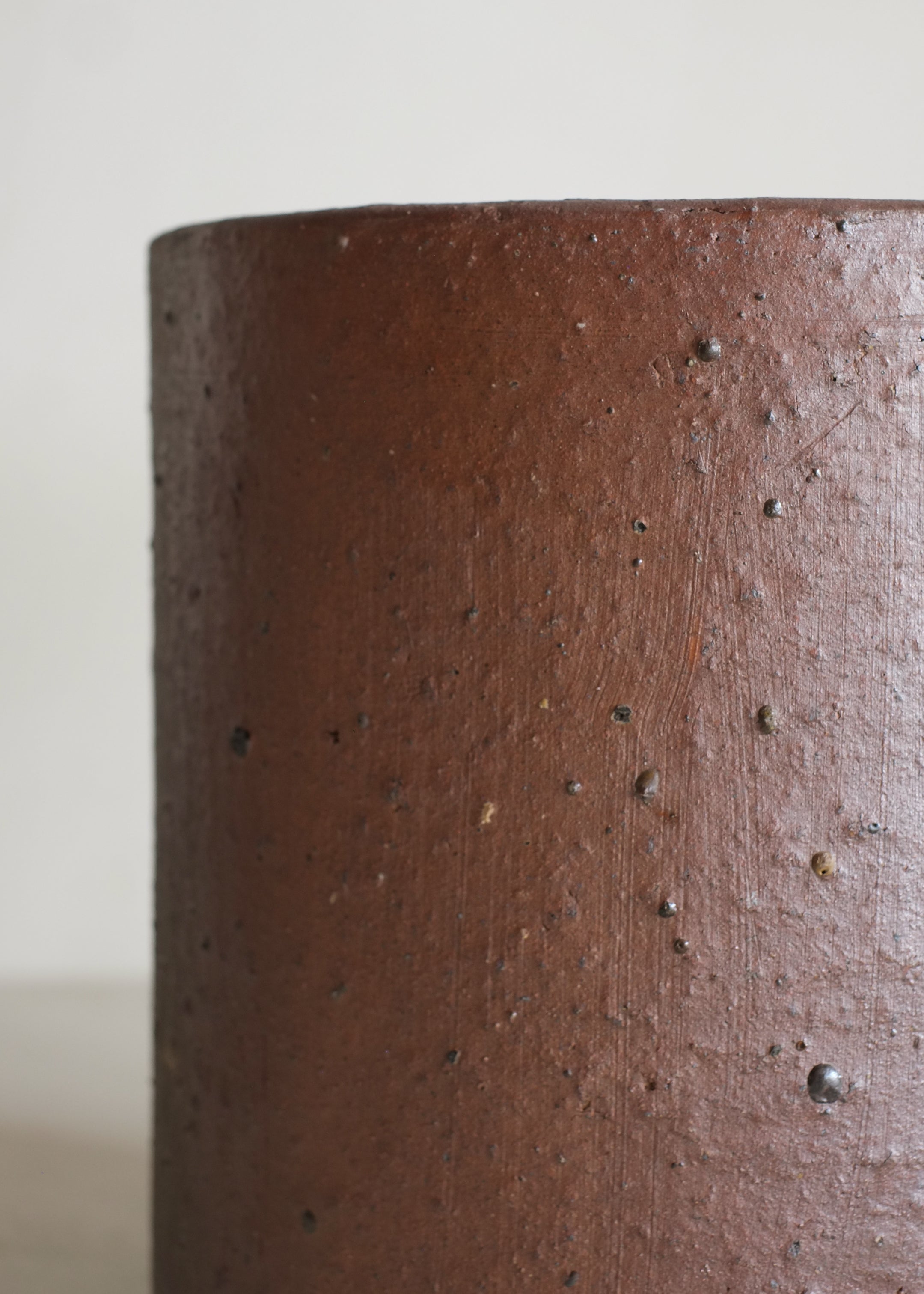 Edin Black Soil Pot