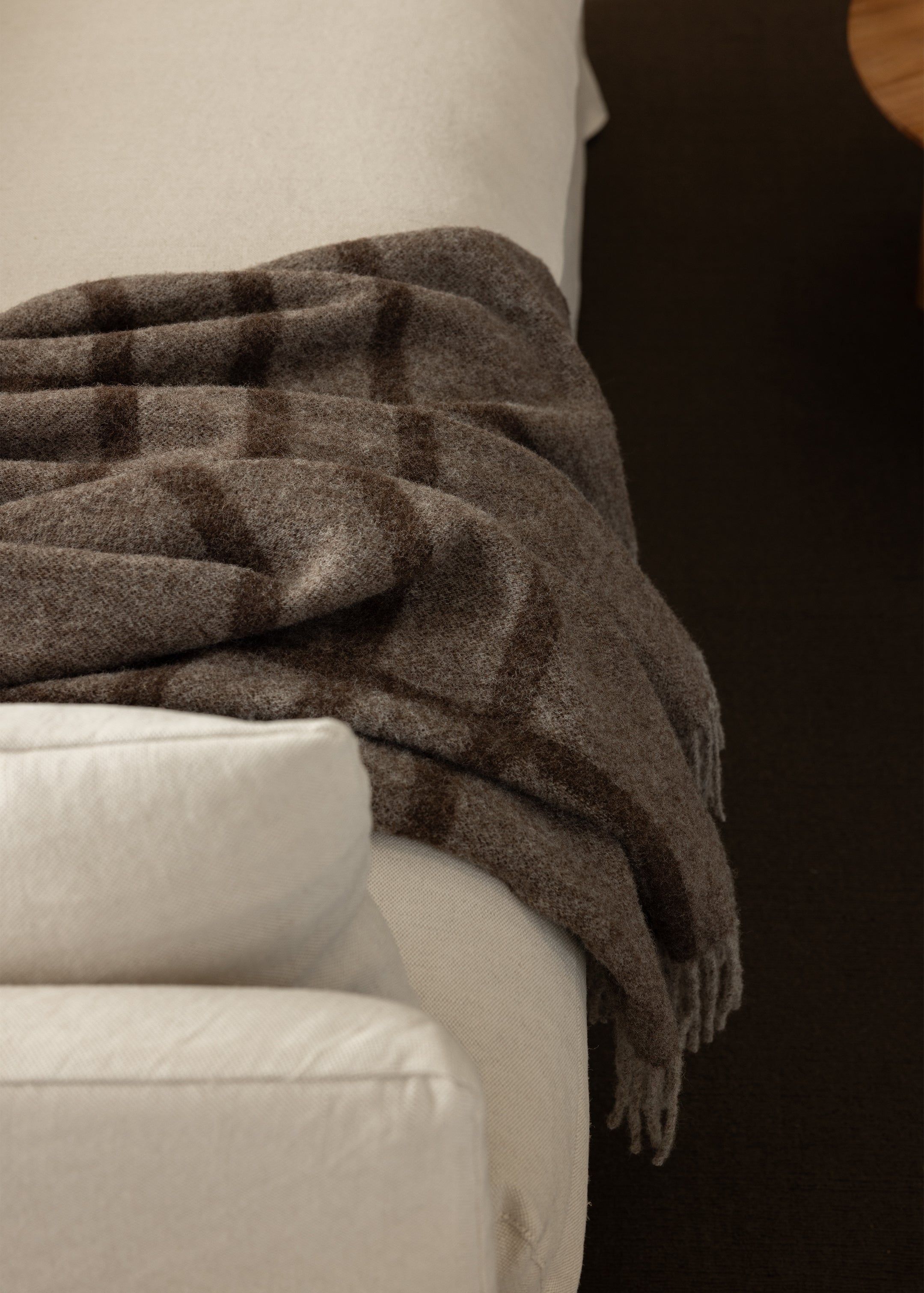 Fiordland Throw / Walnut