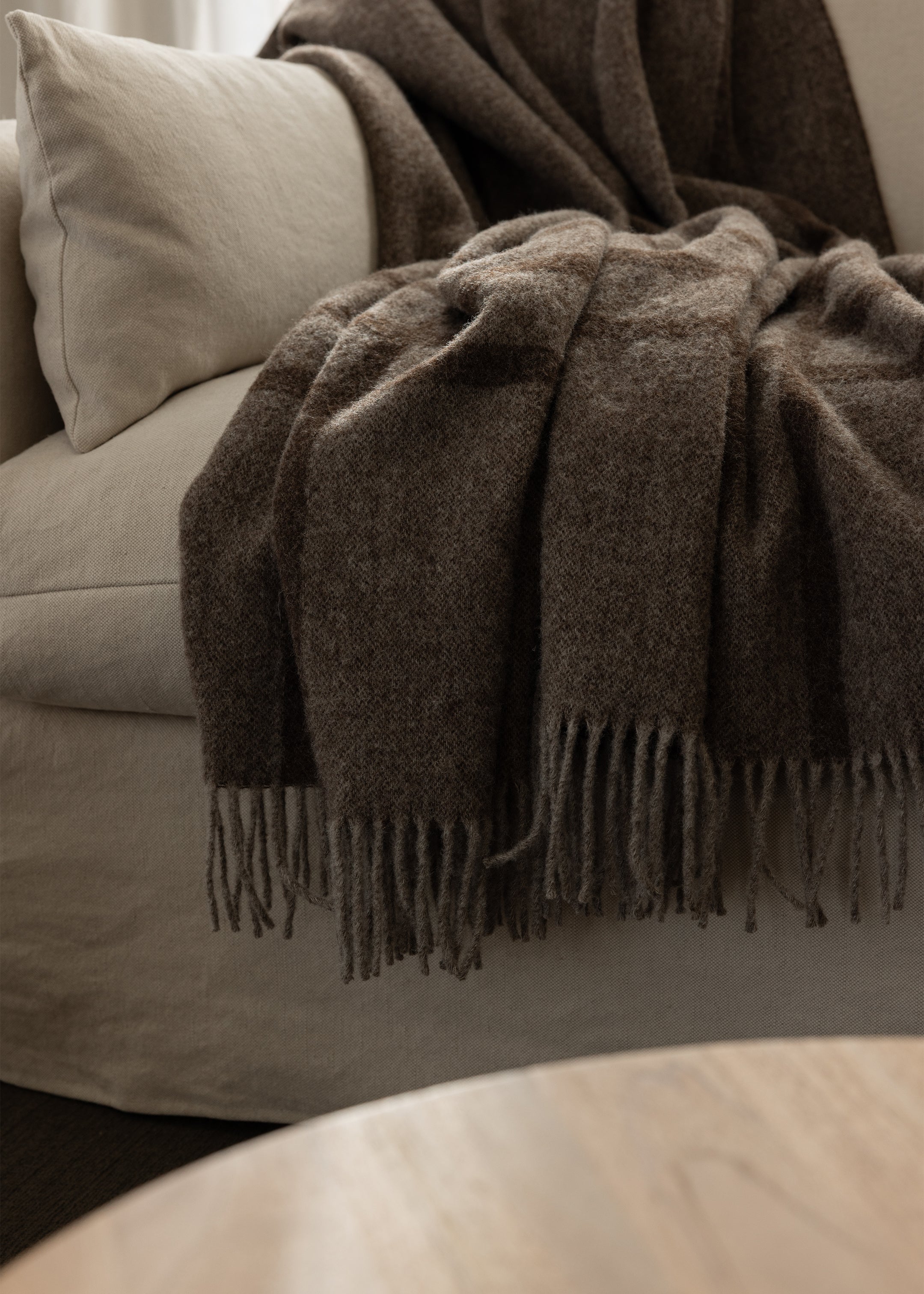 Fiordland Throw / Walnut