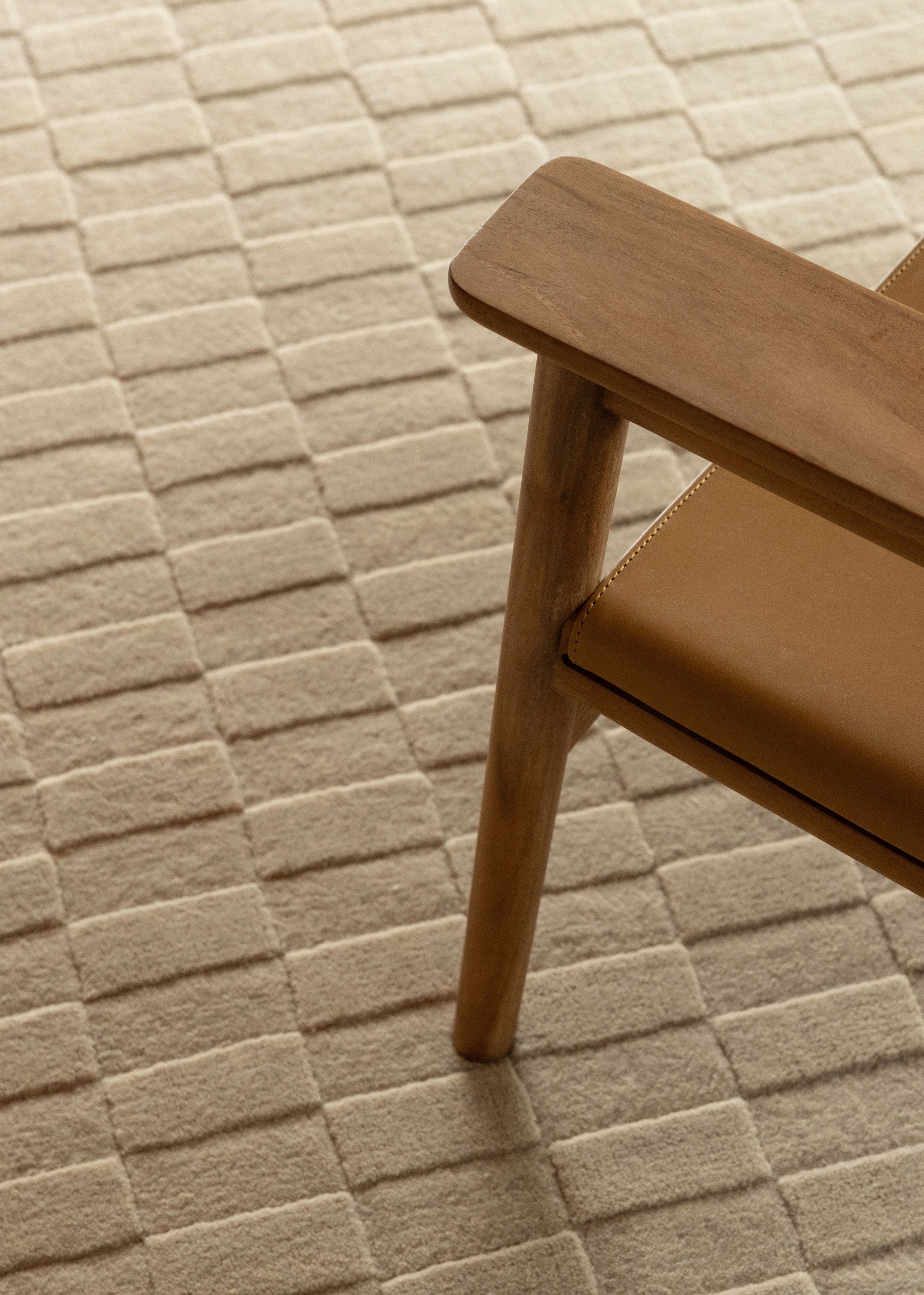 Hugo Floor Rug / Almond