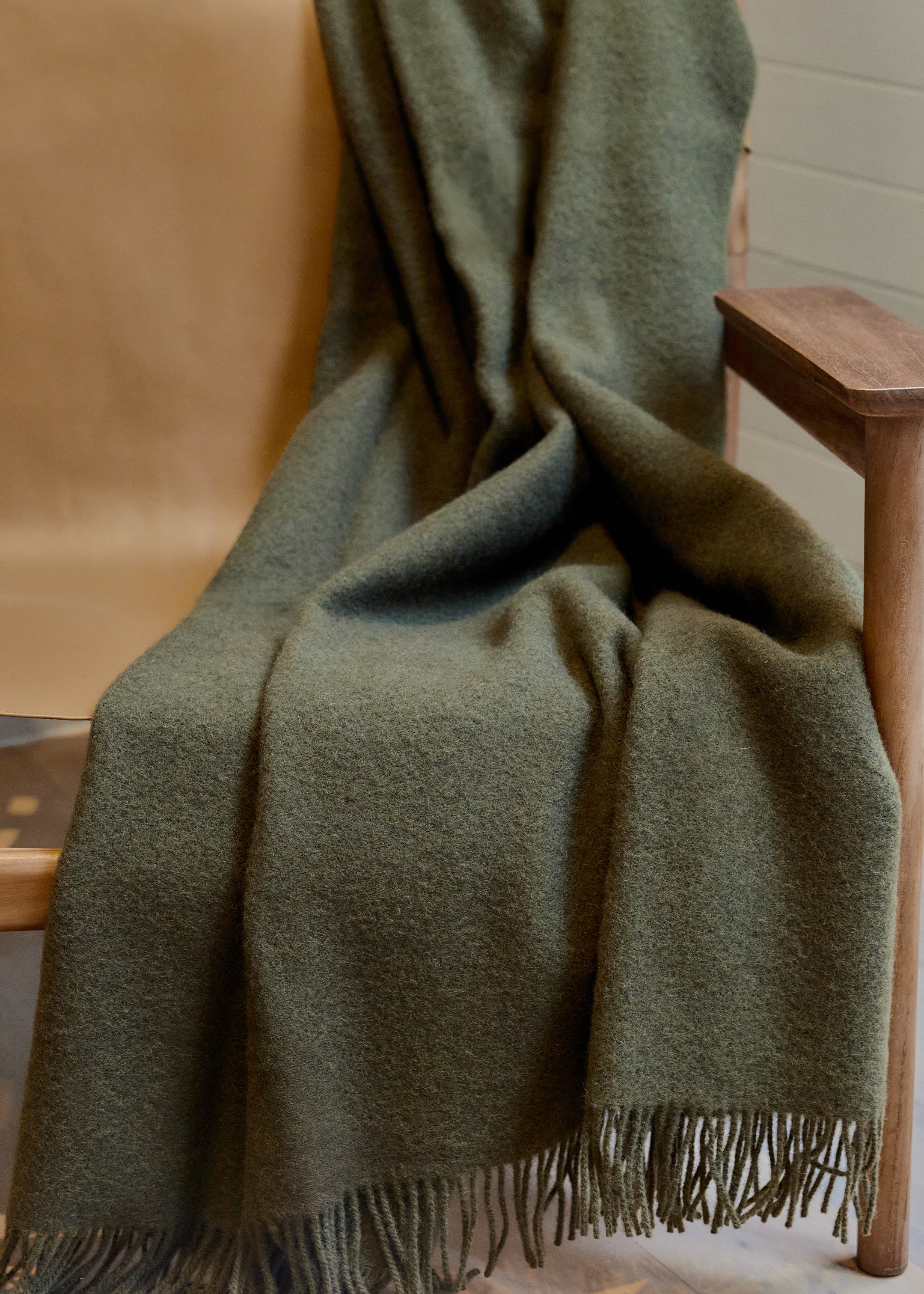 Nevis Throw / Kelp