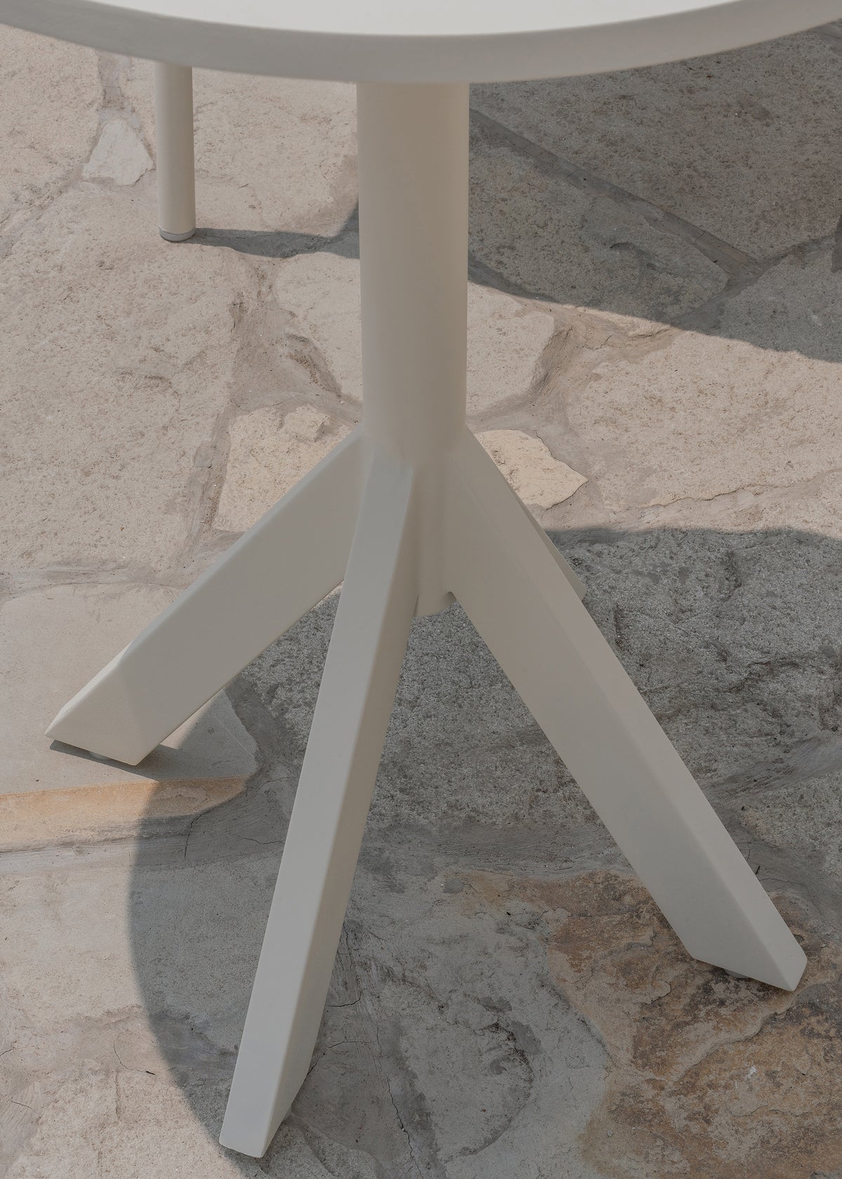 Porto Outdoor Table / Ecru