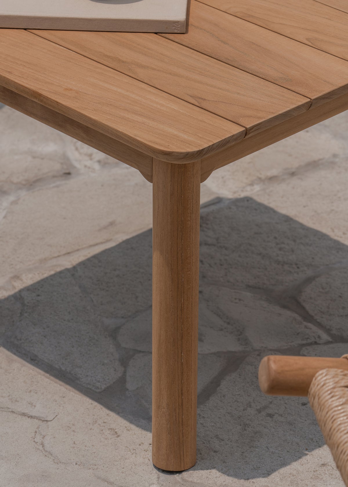 Suri Outdoor Side Table / Natural