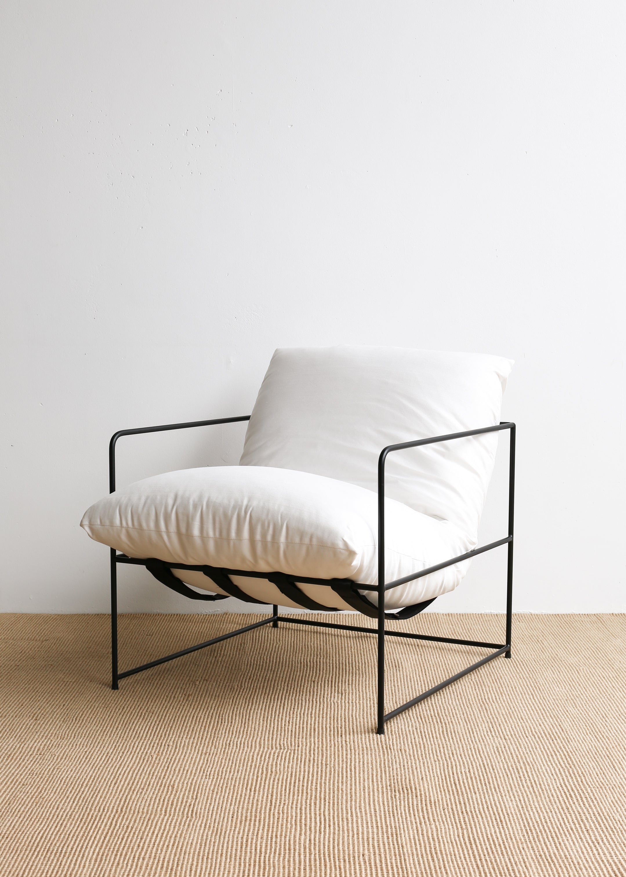 Minnie Occasional Chair / White Linen
